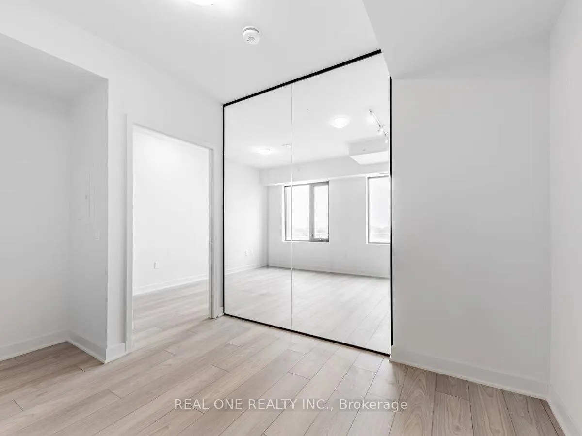 Photo 4 of Unit 2807, 2920 Hwy 7, Vaughan, Vaughan Corporate Centre — HOMEH