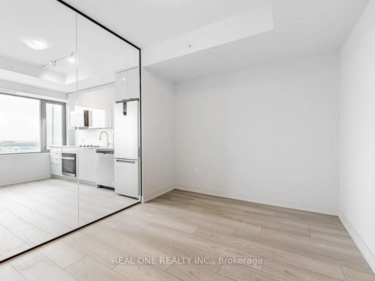 Photo 5 of Unit 2807, 2920 Hwy 7, Vaughan, Vaughan Corporate Centre — HOMEH
