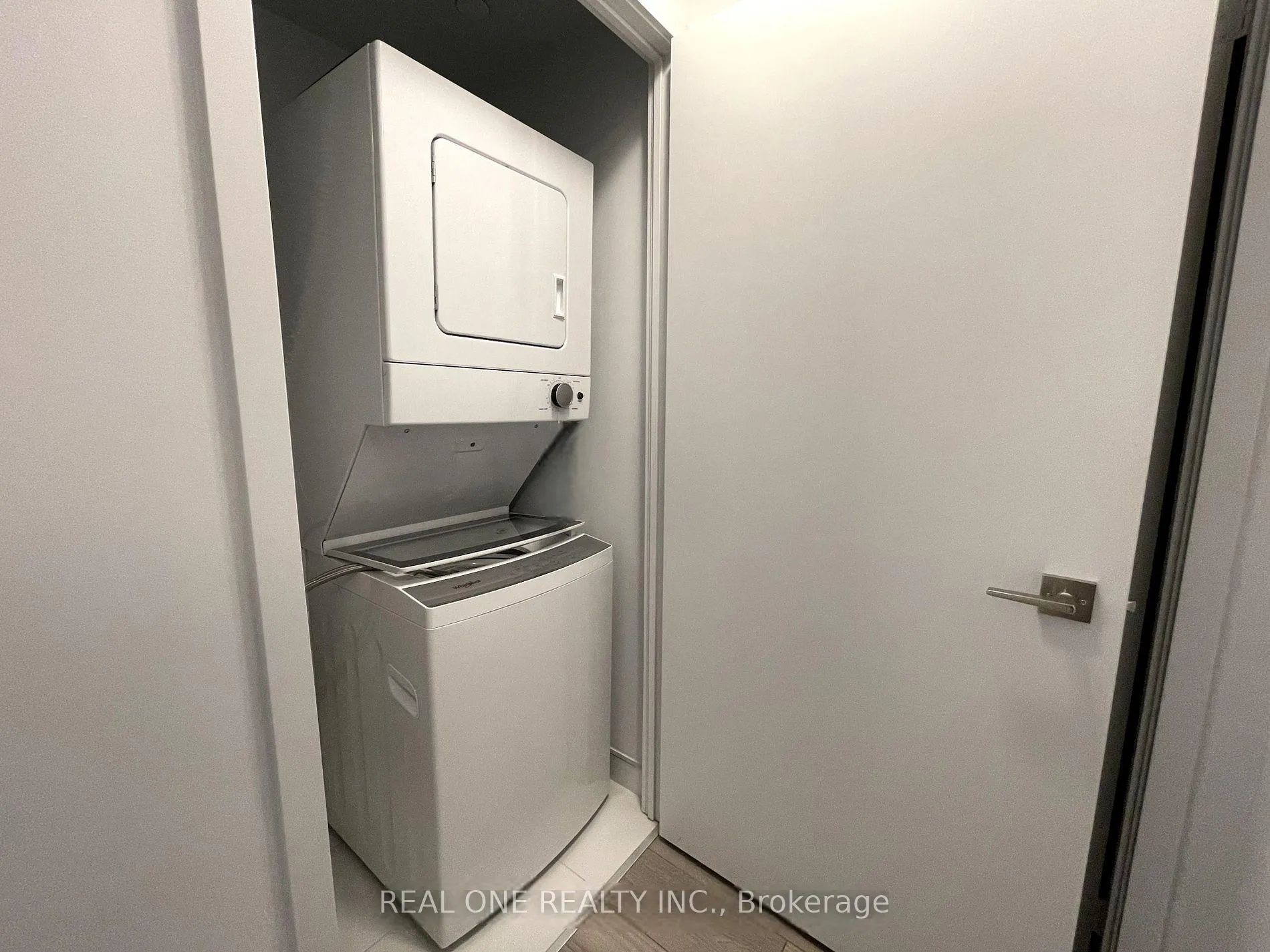 Photo 9 of Unit 2807, 2920 Hwy 7, Vaughan, Vaughan Corporate Centre — HOMEH