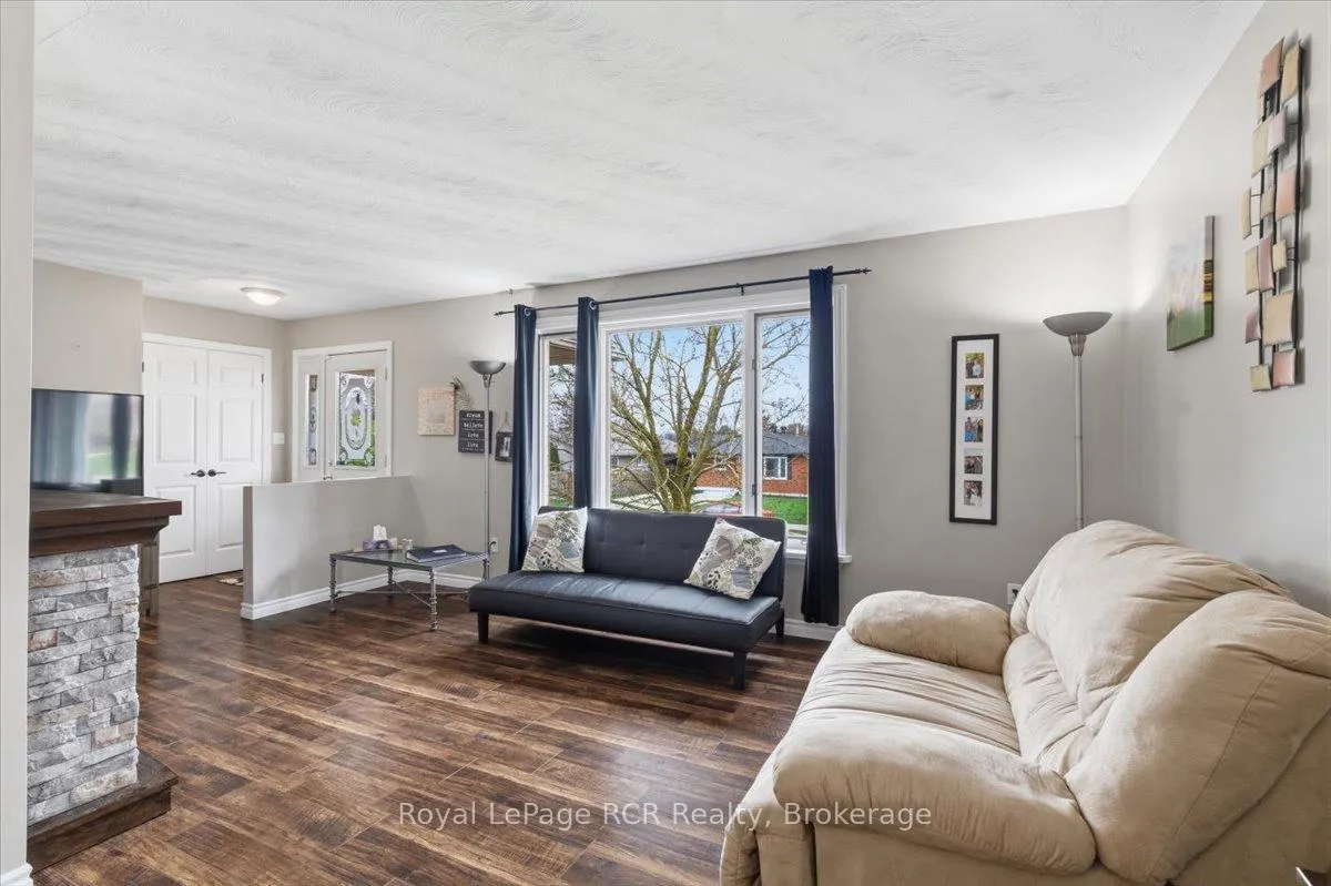Photo 6 of 557 2nd A Street, Hanover — HOMEH