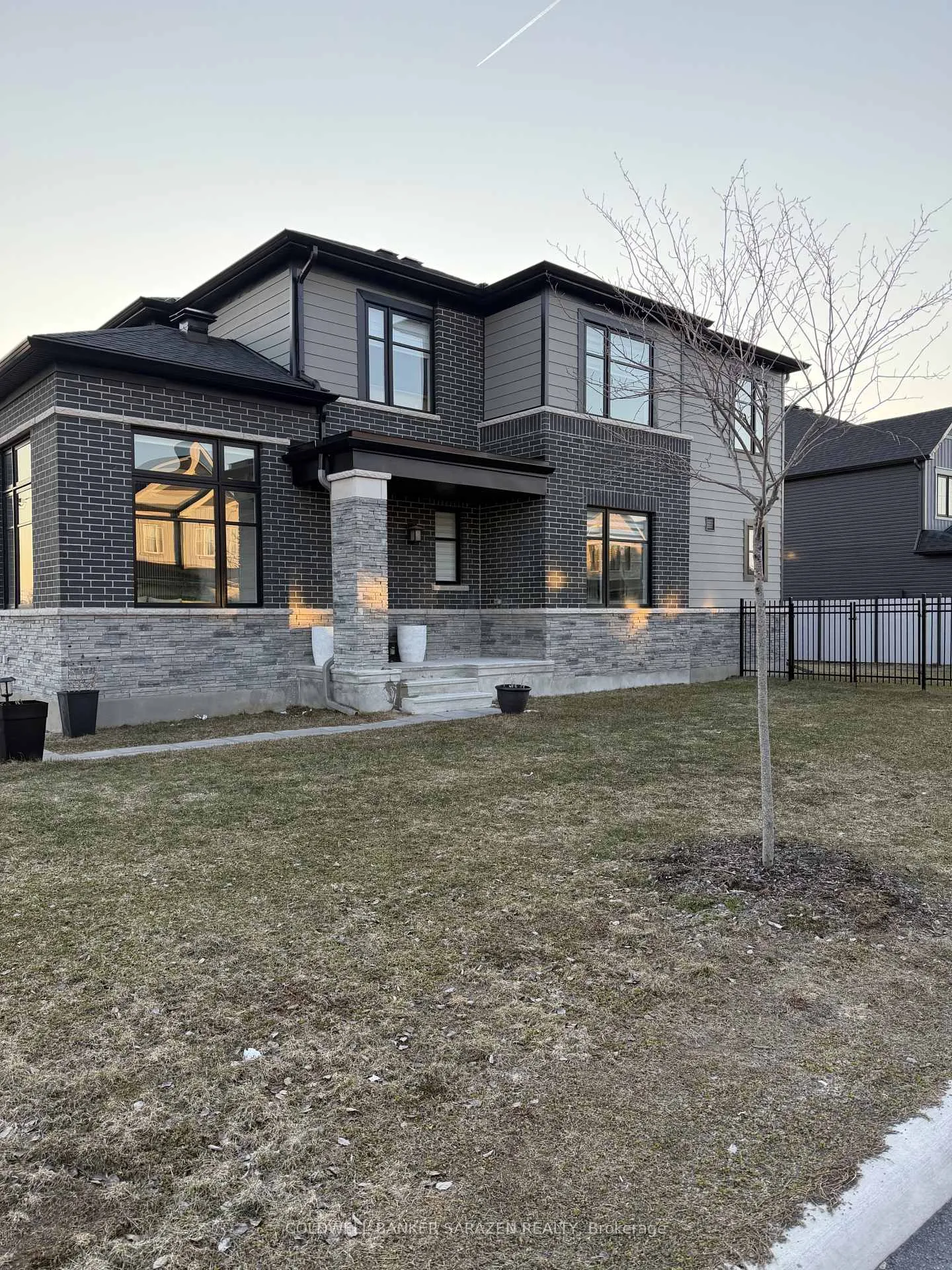 Photo 3 of 523 Anchor Circle W, Ottawa, Mahogany Community — HOMEH
