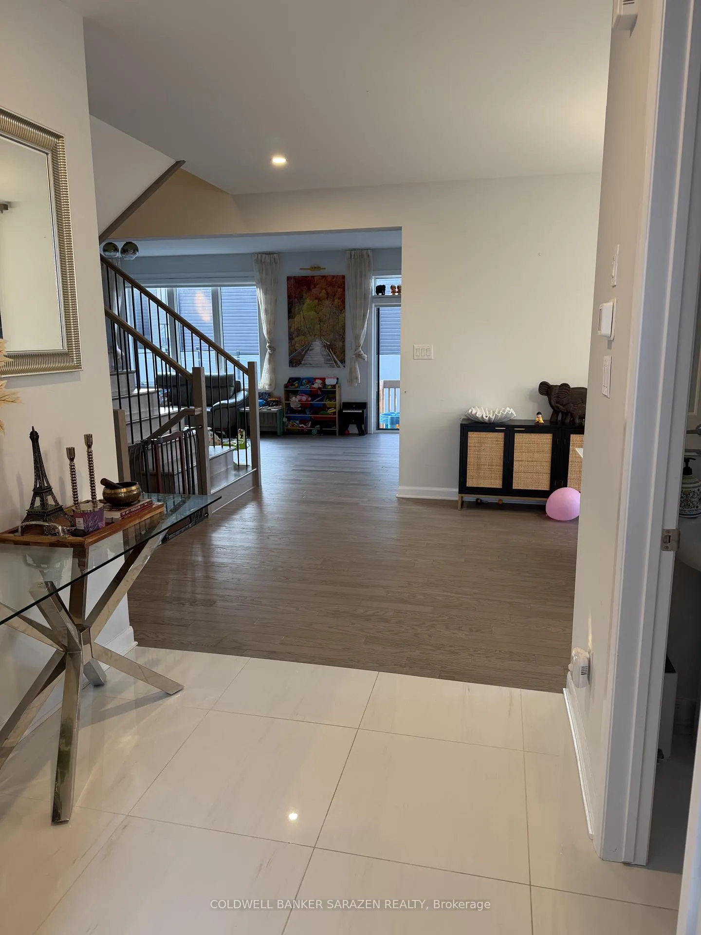 Photo 8 of 523 Anchor Circle W, Ottawa, Mahogany Community — HOMEH