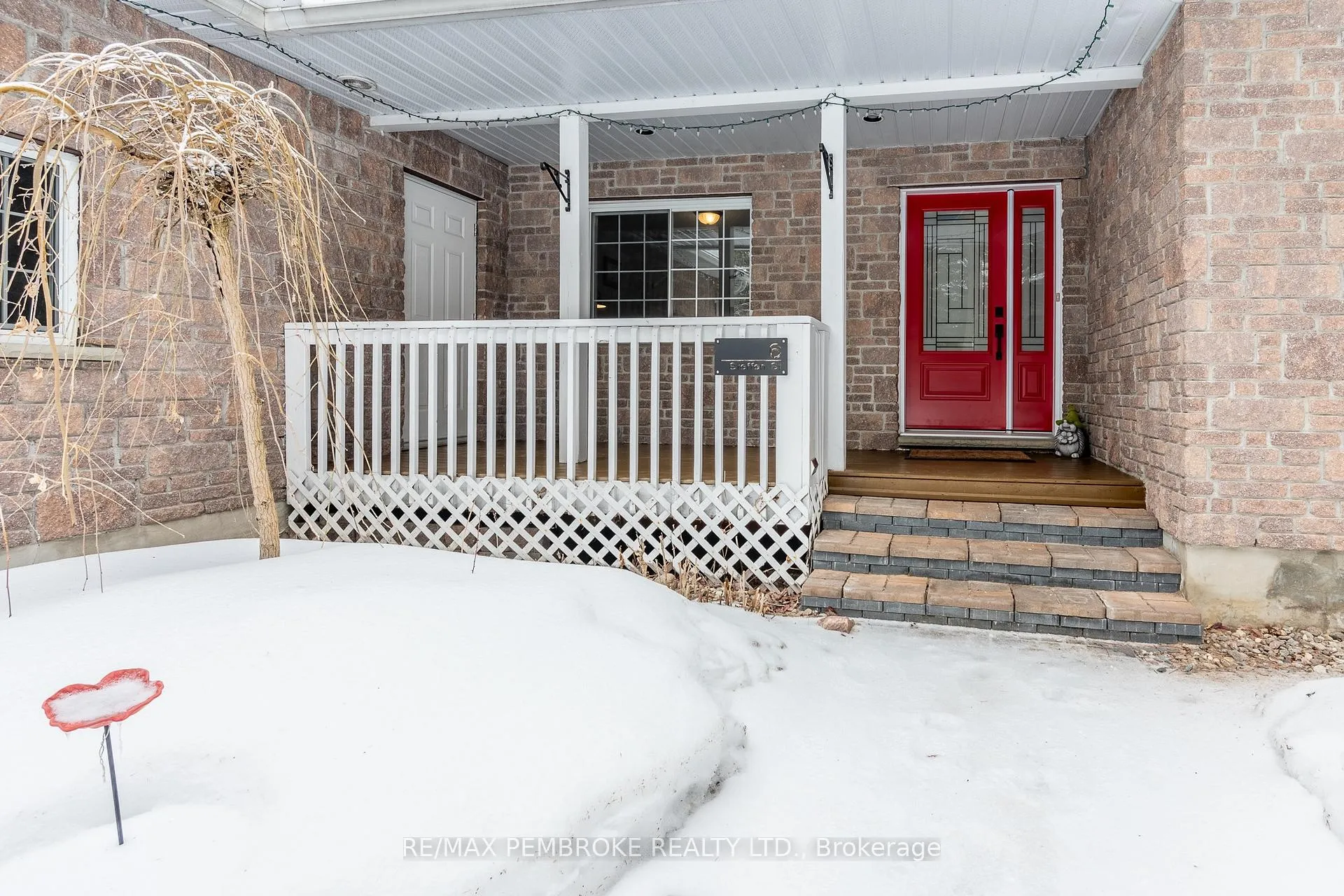 Photo 3 of 6 Steffen Street, Petawawa — HOMEH