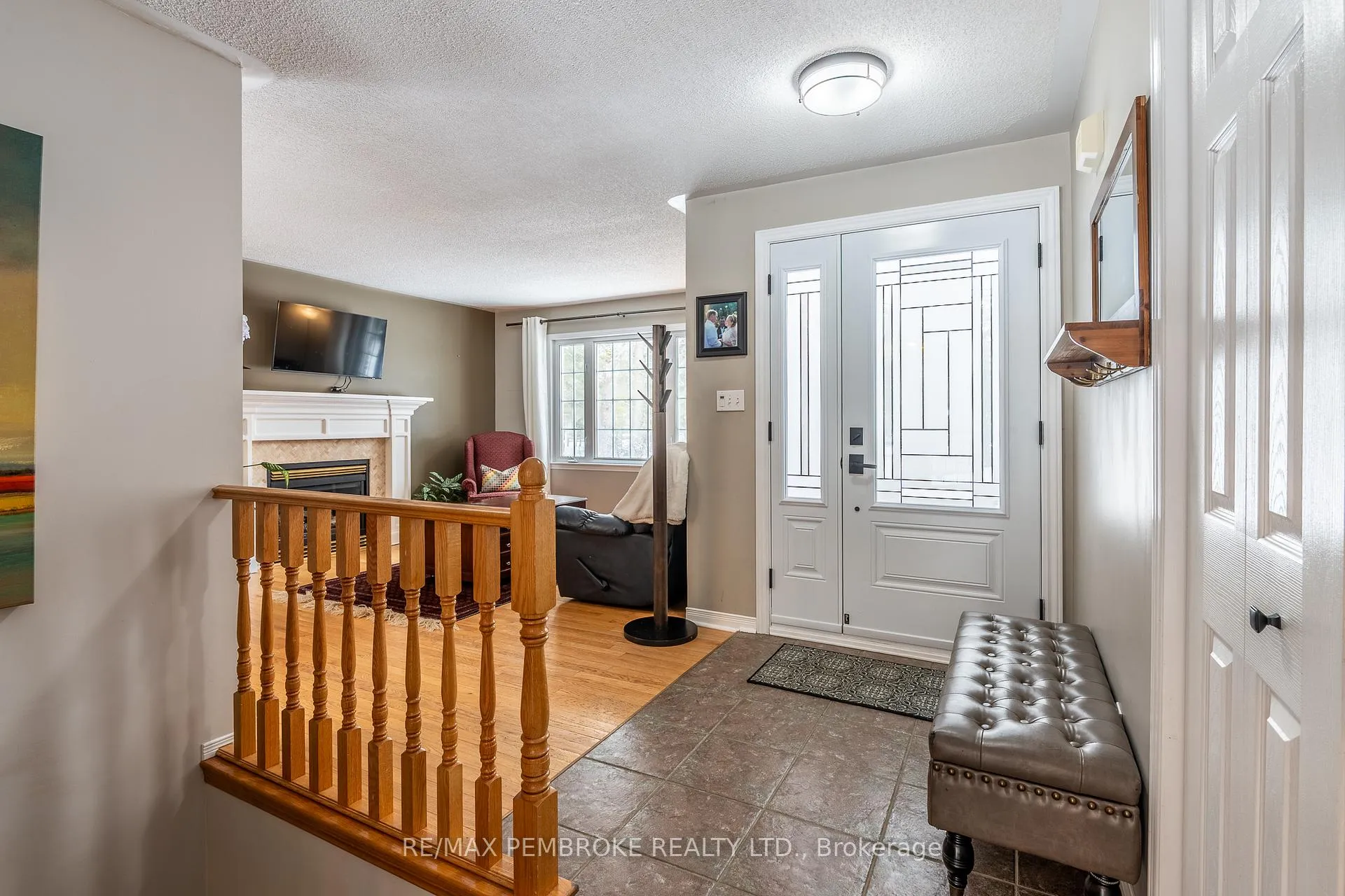 Photo 7 of 6 Steffen Street, Petawawa — HOMEH