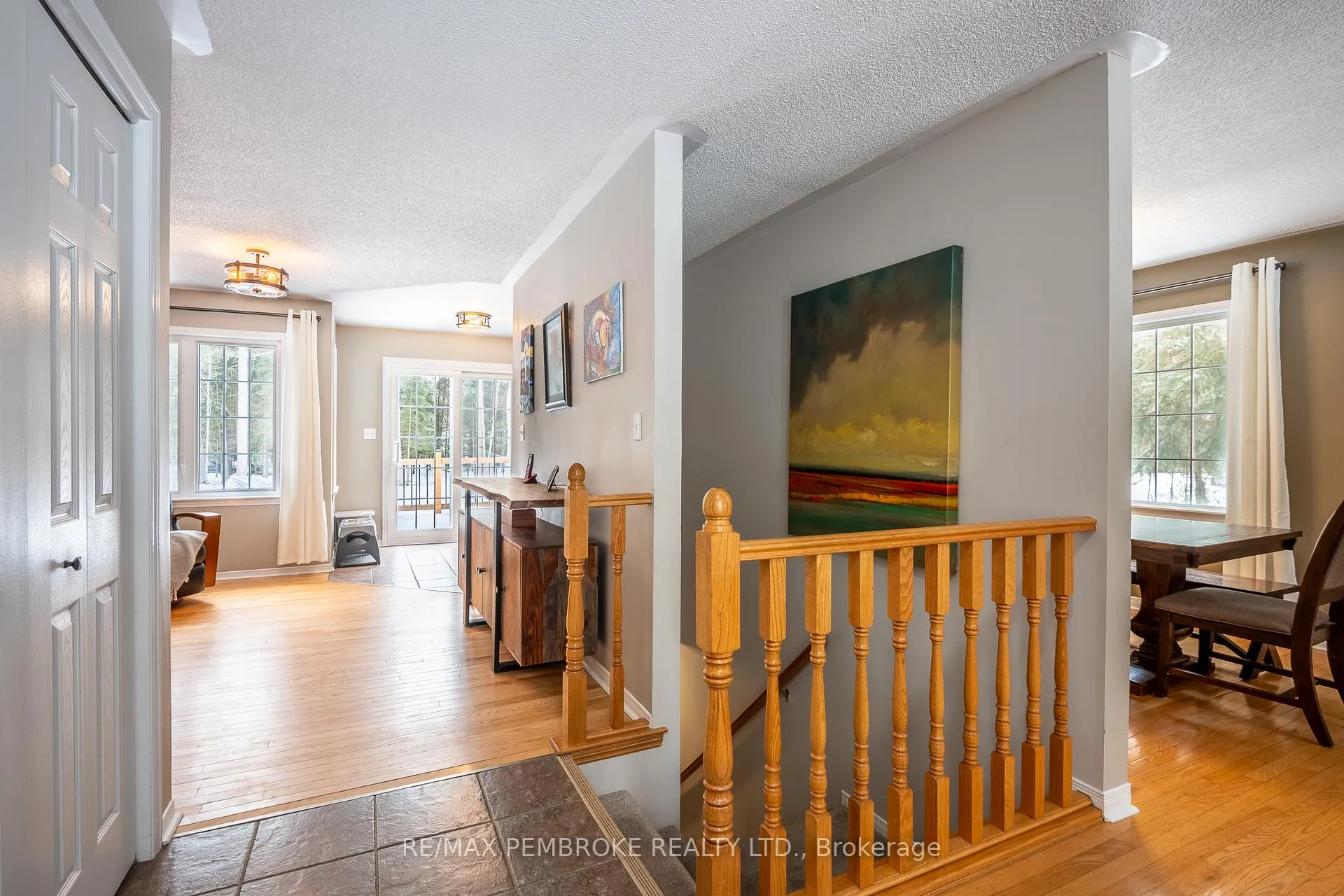 Photo 10 of 6 Steffen Street, Petawawa — HOMEH
