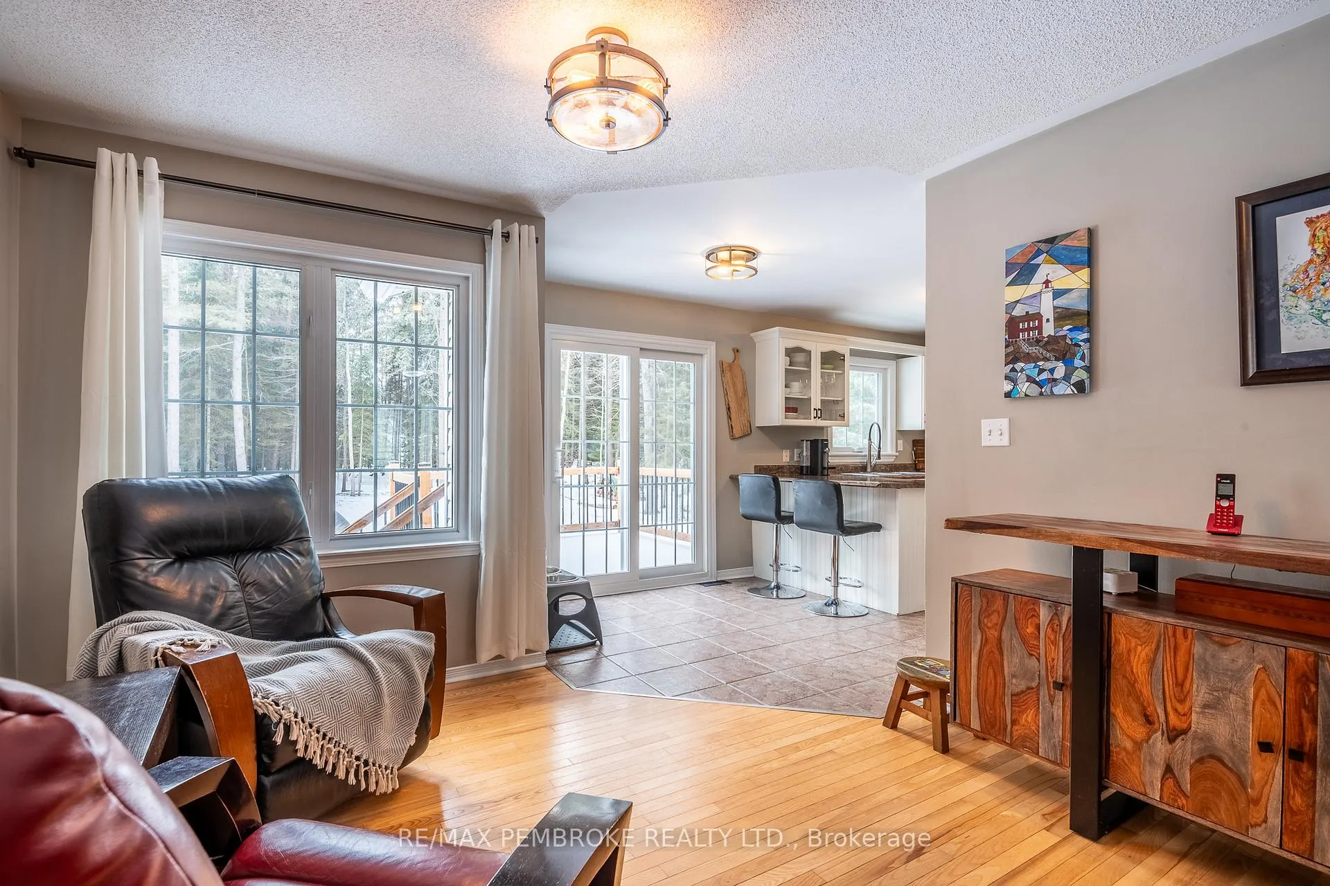 Photo 11 of 6 Steffen Street, Petawawa — HOMEH