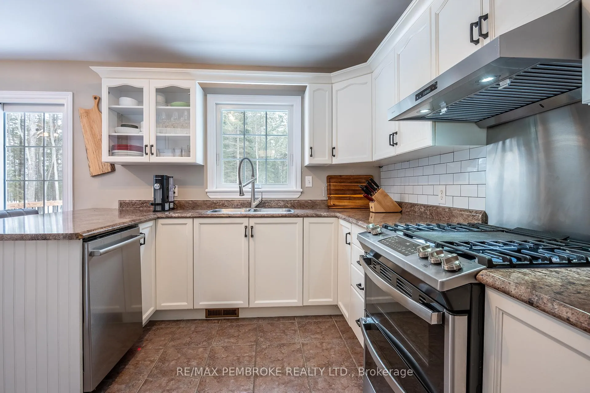 Photo 20 of 6 Steffen Street, Petawawa — HOMEH