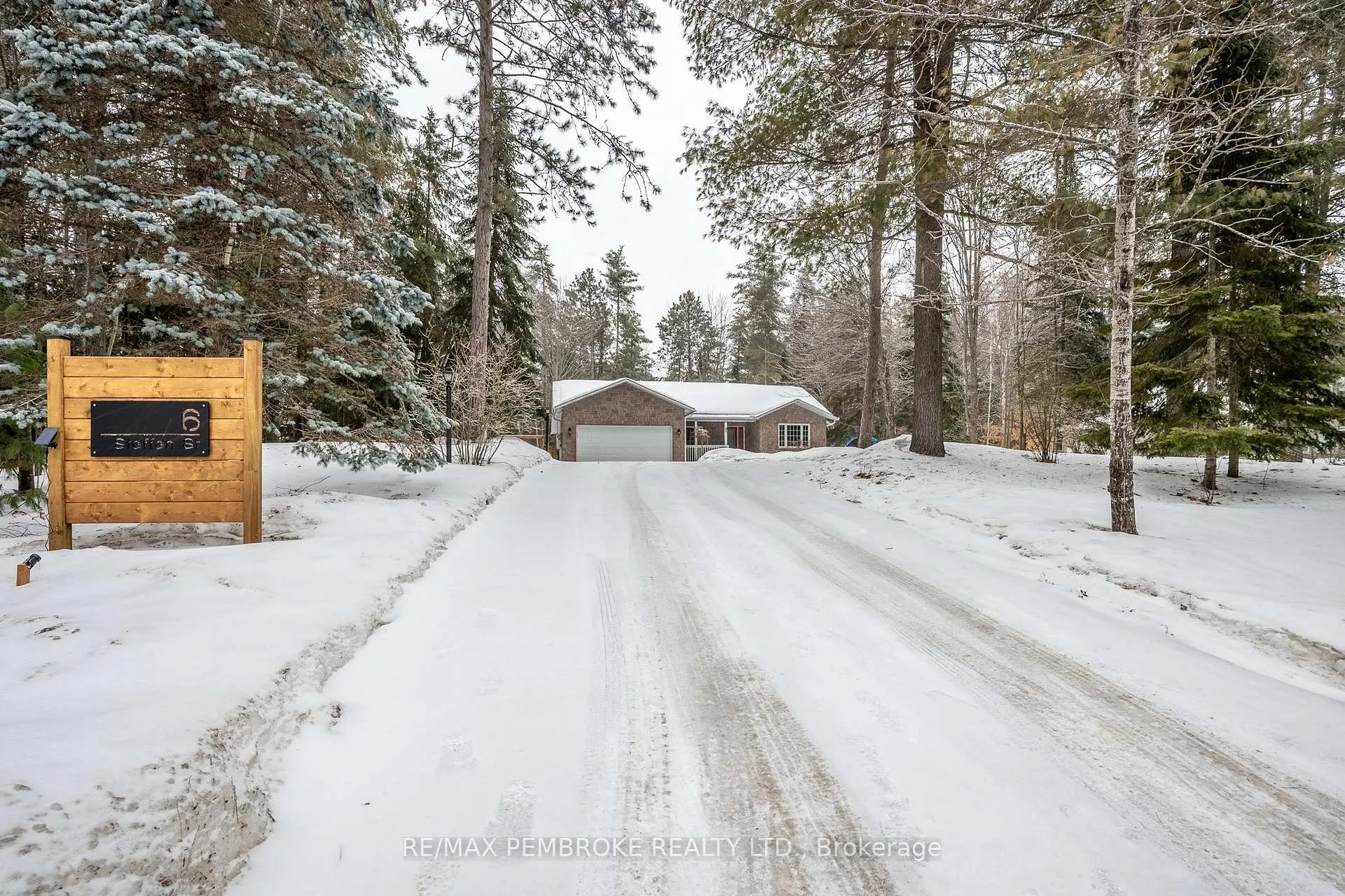Photo 41 of 6 Steffen Street, Petawawa — HOMEH