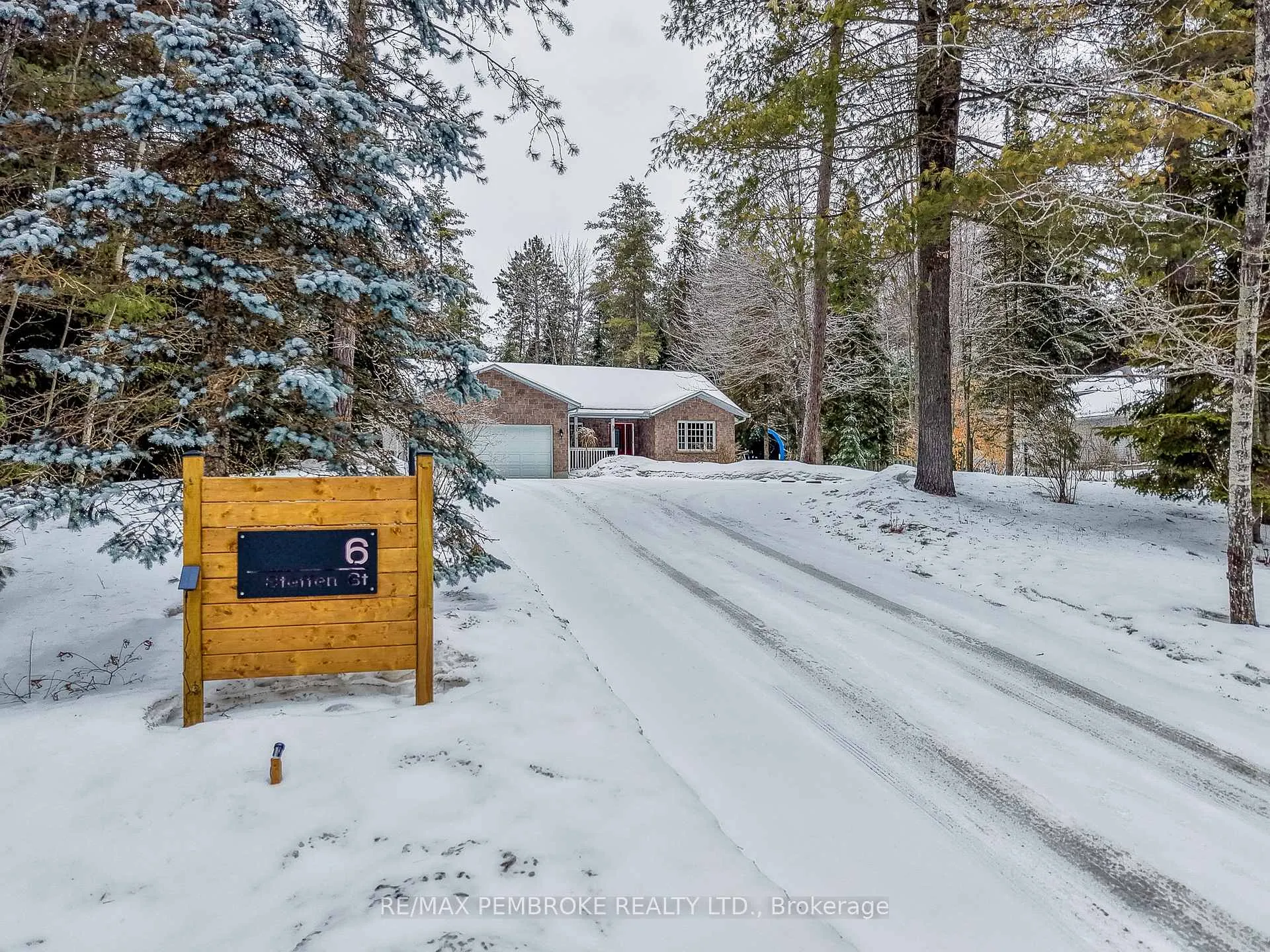 Photo 45 of 6 Steffen Street, Petawawa — HOMEH