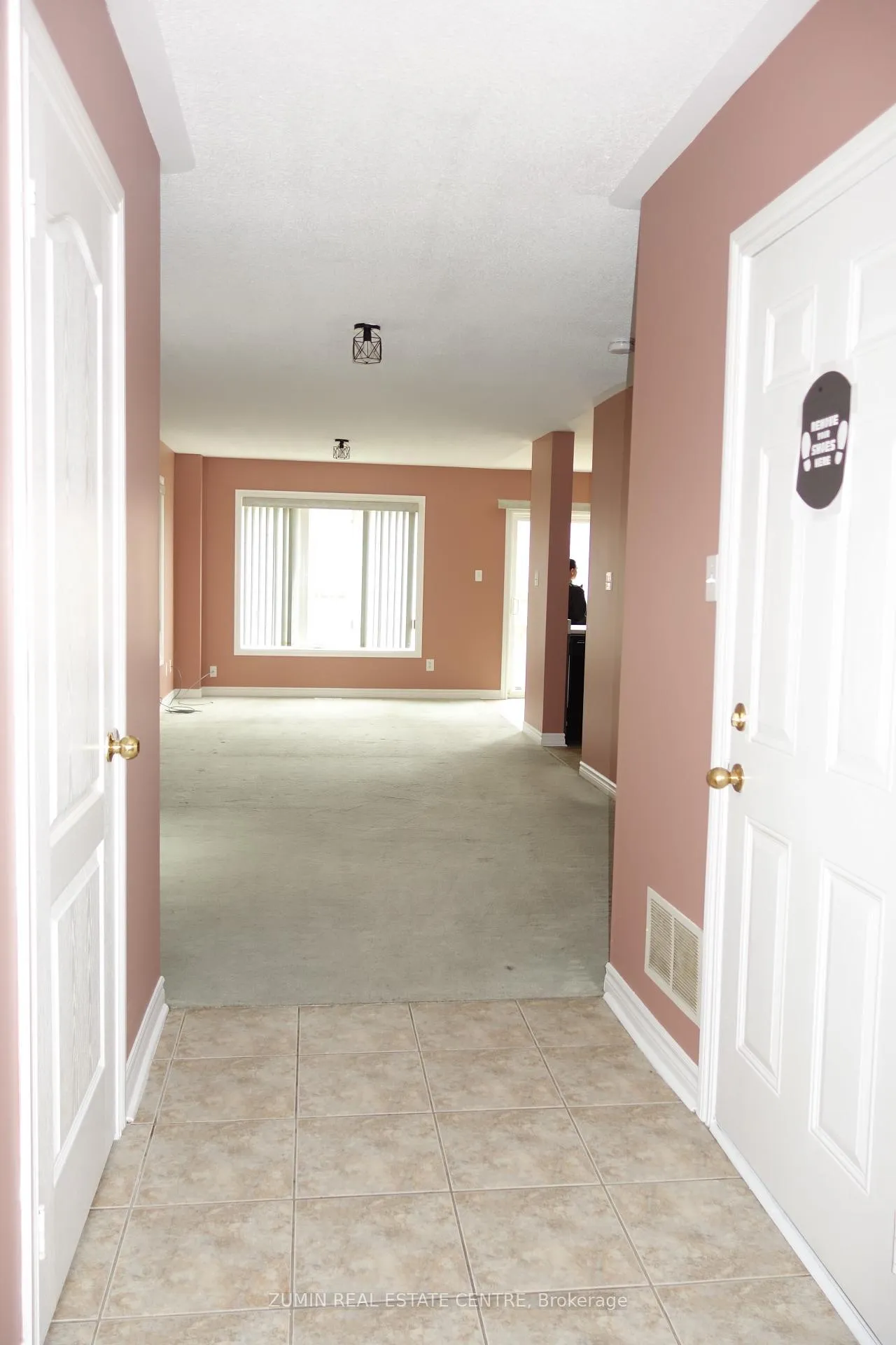 Photo 3 of 37 Kintyre Street, Brampton, Heart Lake West — HOMEH