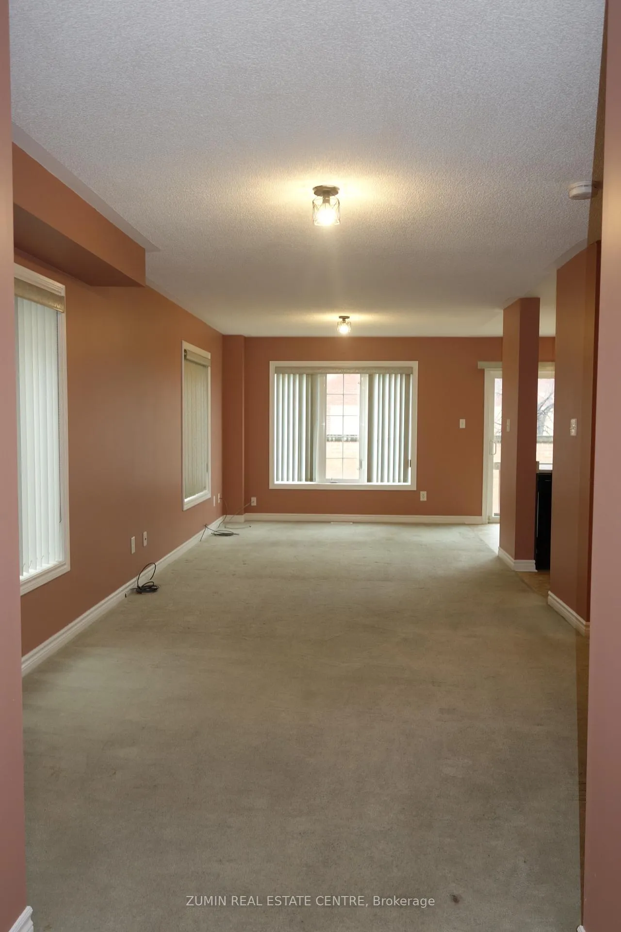 Photo 4 of 37 Kintyre Street, Brampton, Heart Lake West — HOMEH