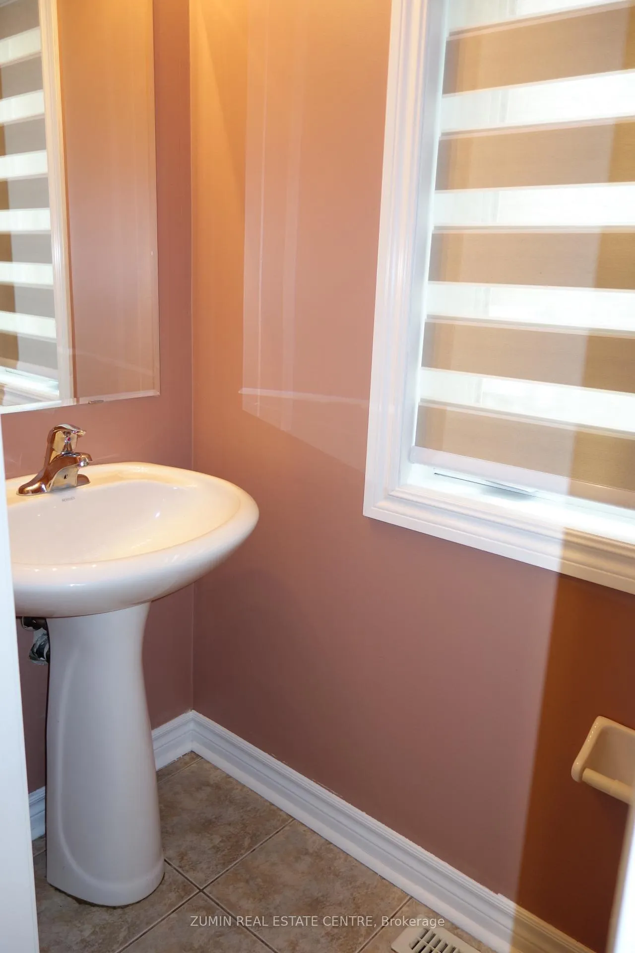 Photo 6 of 37 Kintyre Street, Brampton, Heart Lake West — HOMEH
