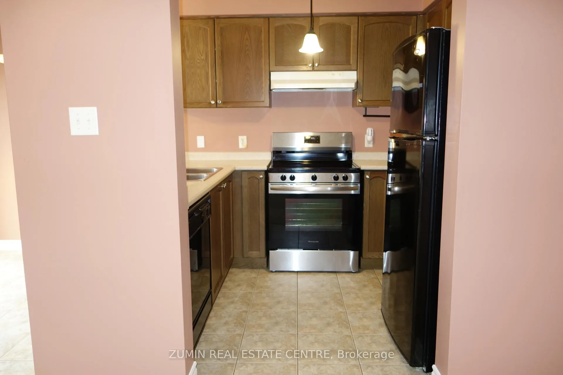 Photo 8 of 37 Kintyre Street, Brampton, Heart Lake West — HOMEH