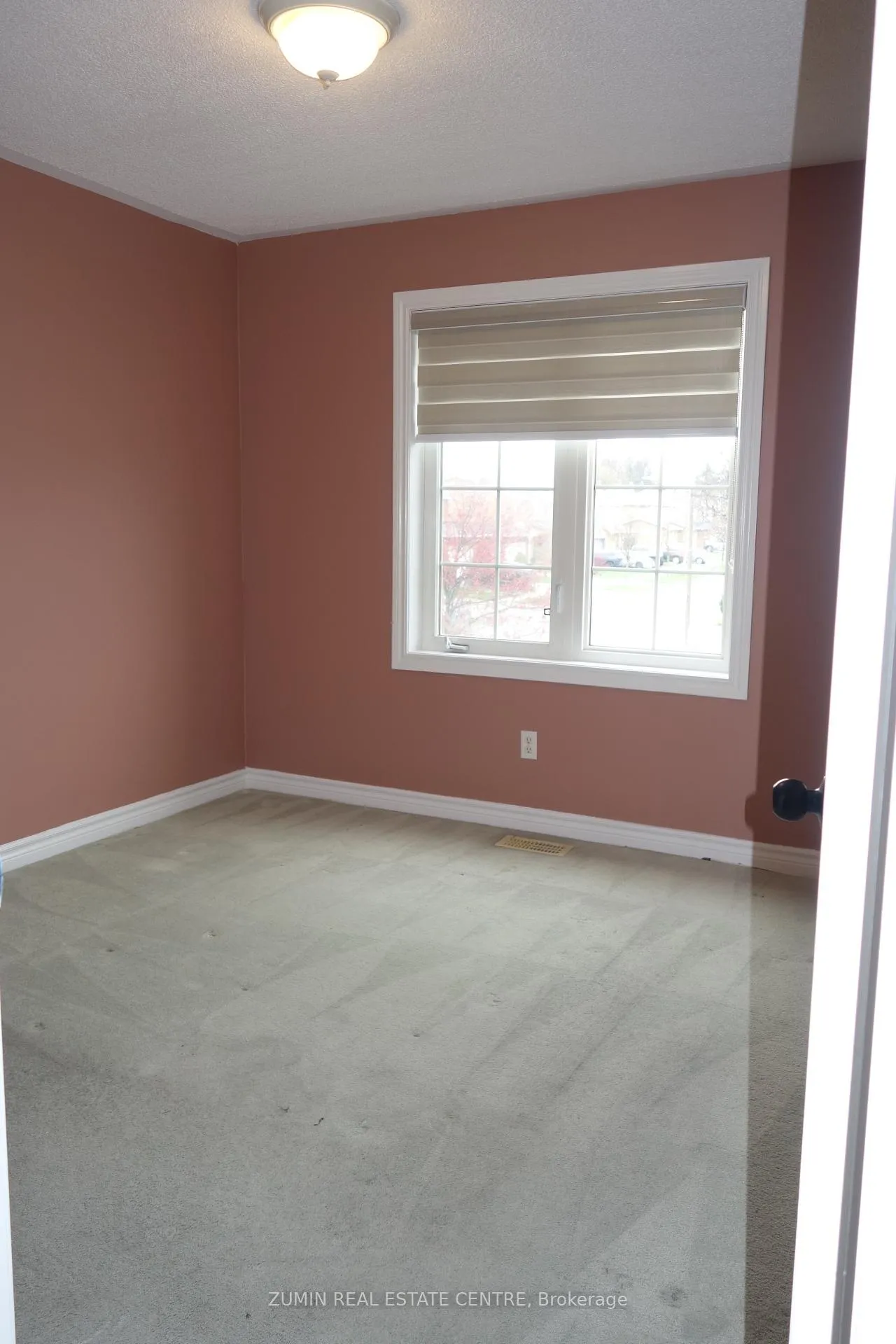 Photo 17 of 37 Kintyre Street, Brampton, Heart Lake West — HOMEH