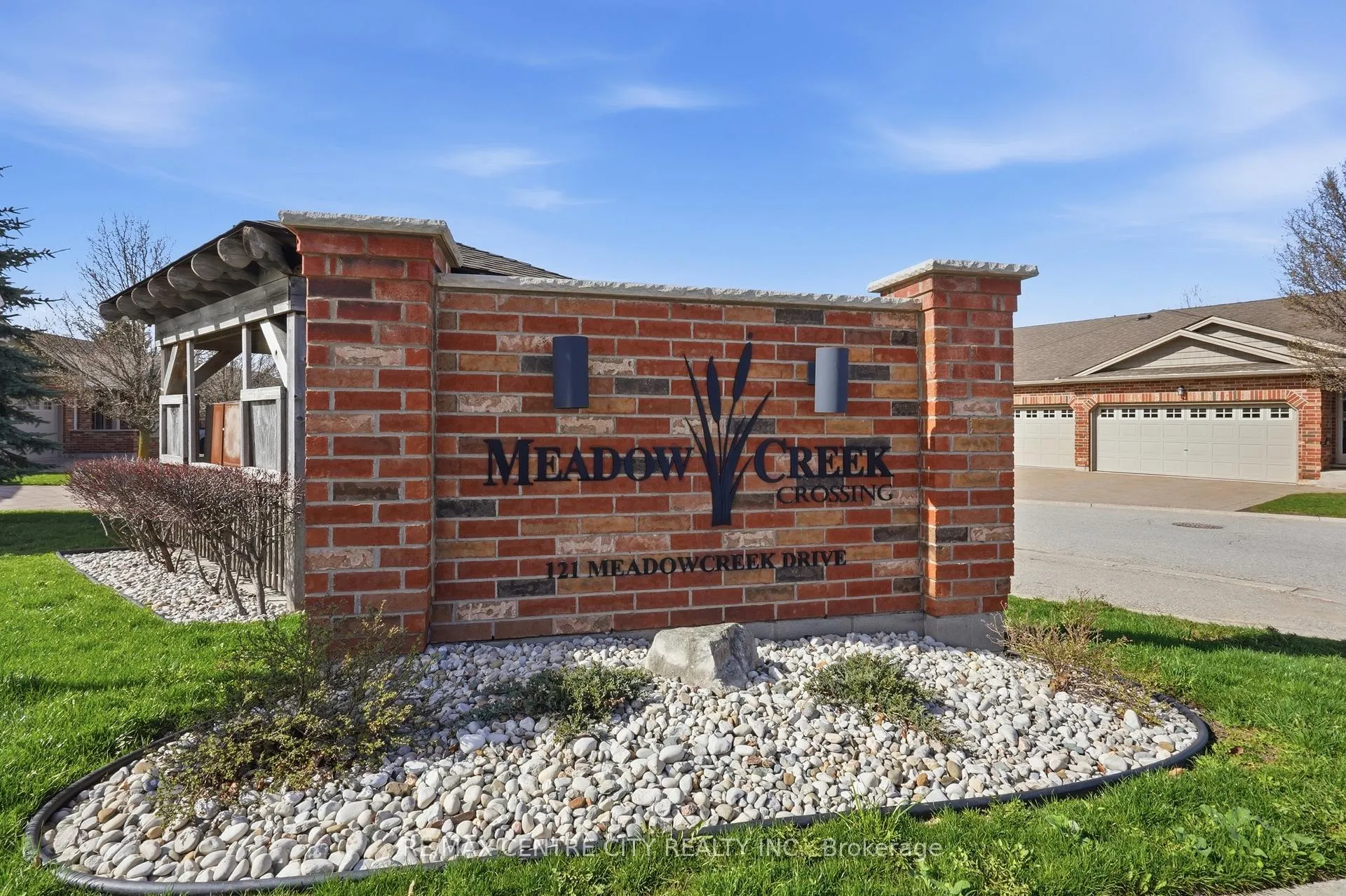 Photo 3 of Unit 21, 121 Meadowcreek Drive, Middlesex Centre, Ilderton — HOMEH