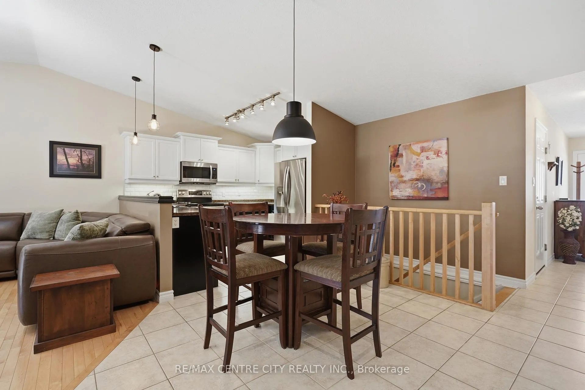 Photo 7 of Unit 21, 121 Meadowcreek Drive, Middlesex Centre, Ilderton — HOMEH