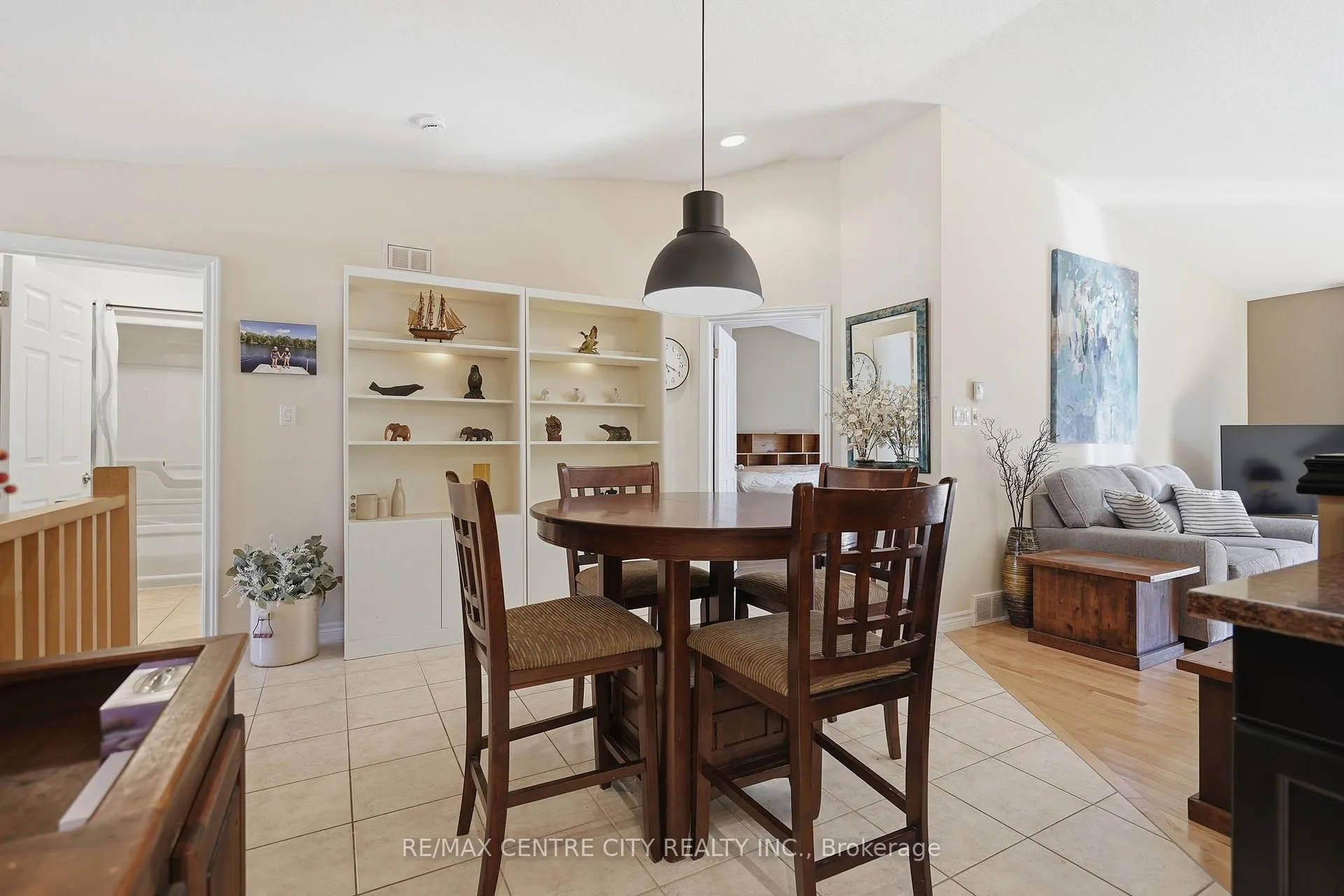 Photo 8 of Unit 21, 121 Meadowcreek Drive, Middlesex Centre, Ilderton — HOMEH