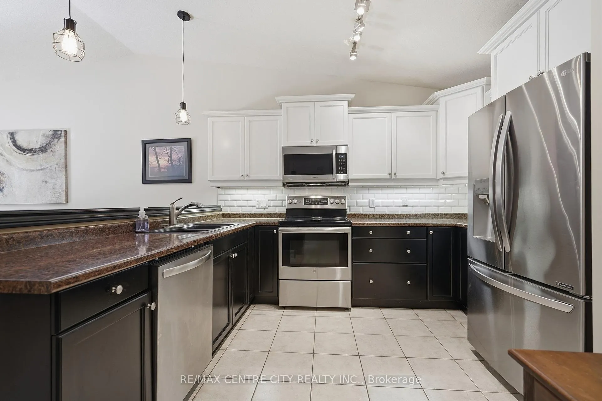 Photo 9 of Unit 21, 121 Meadowcreek Drive, Middlesex Centre, Ilderton — HOMEH