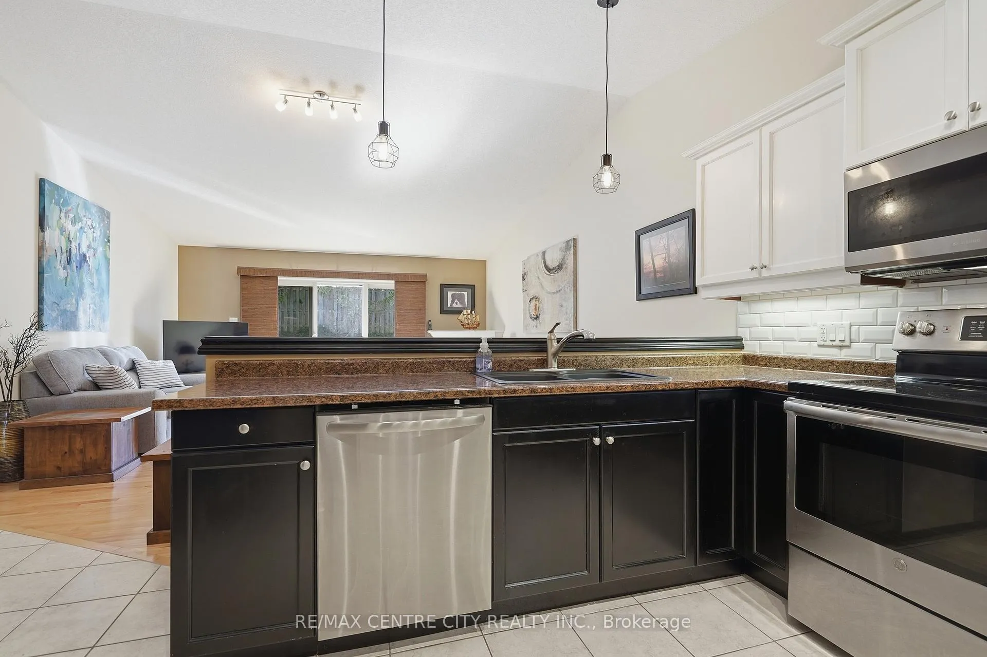 Photo 11 of Unit 21, 121 Meadowcreek Drive, Middlesex Centre, Ilderton — HOMEH