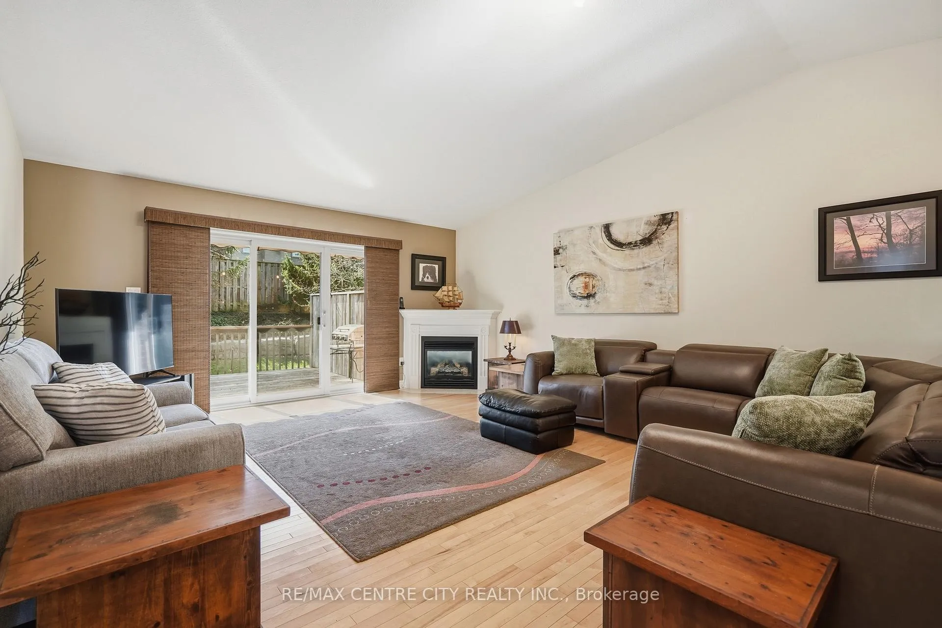Photo 12 of Unit 21, 121 Meadowcreek Drive, Middlesex Centre, Ilderton — HOMEH