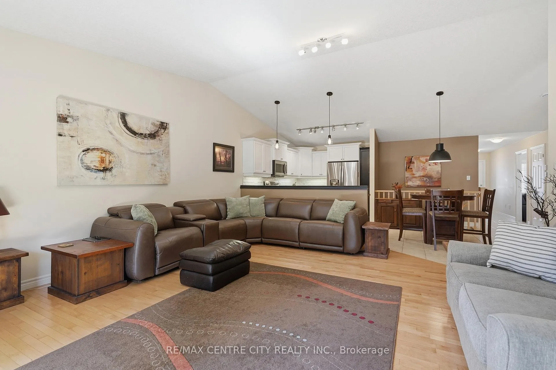Photo 13 of Unit 21, 121 Meadowcreek Drive, Middlesex Centre, Ilderton — HOMEH