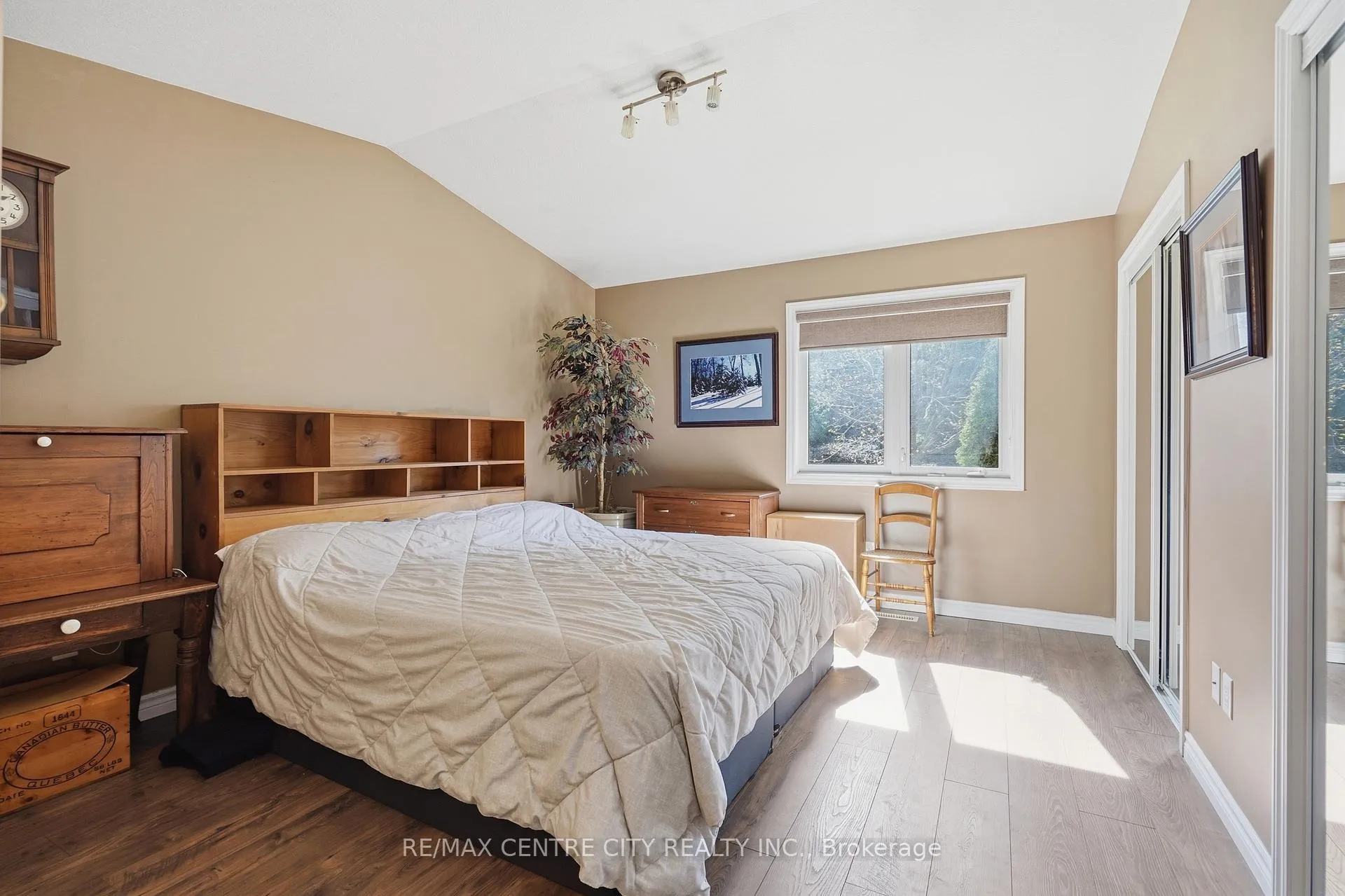 Photo 16 of Unit 21, 121 Meadowcreek Drive, Middlesex Centre, Ilderton — HOMEH