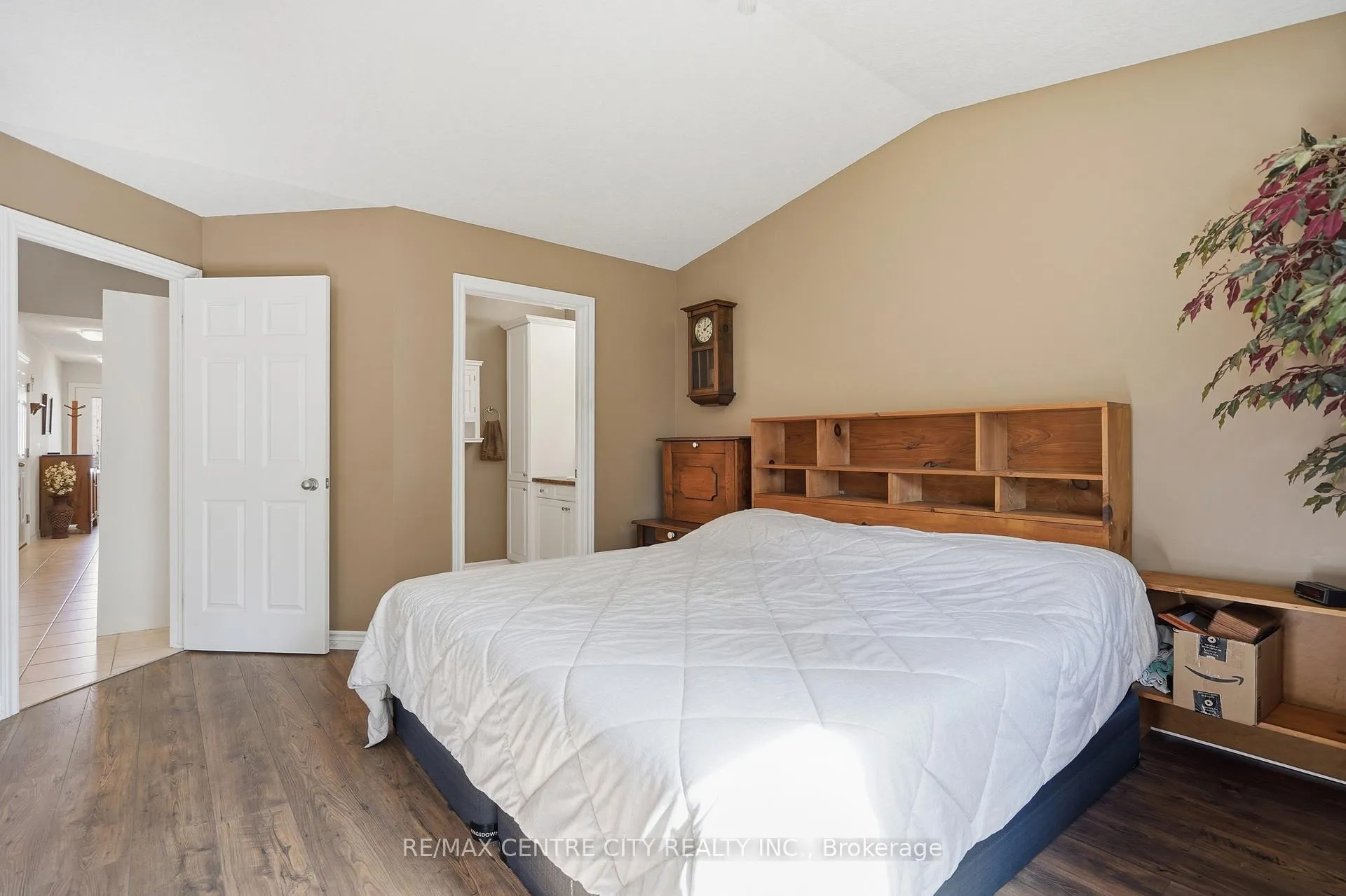Photo 17 of Unit 21, 121 Meadowcreek Drive, Middlesex Centre, Ilderton — HOMEH