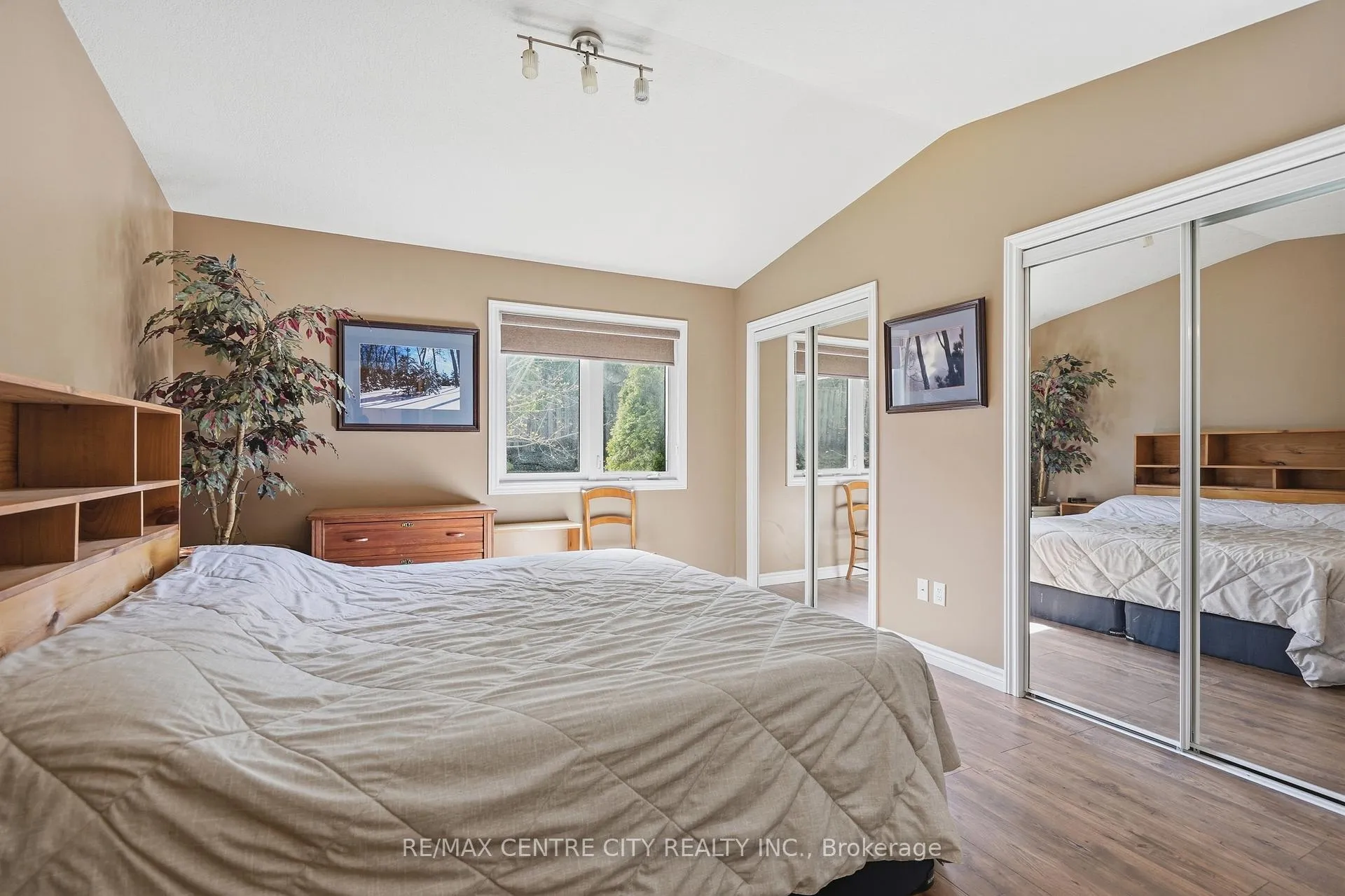 Photo 18 of Unit 21, 121 Meadowcreek Drive, Middlesex Centre, Ilderton — HOMEH
