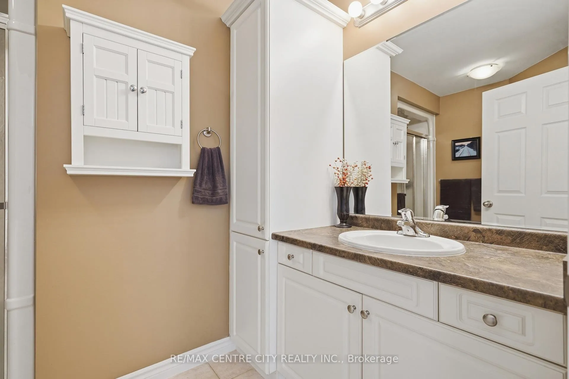 Photo 19 of Unit 21, 121 Meadowcreek Drive, Middlesex Centre, Ilderton — HOMEH