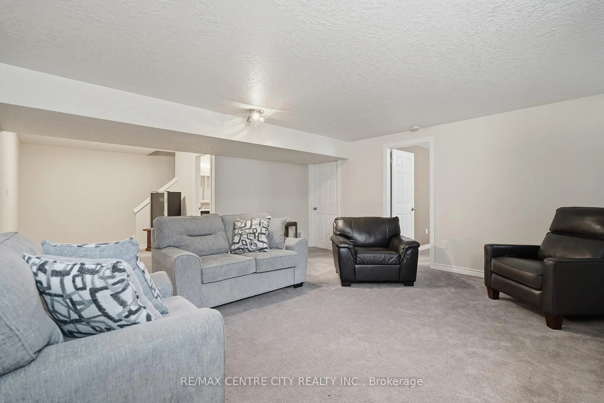 Photo 25 of Unit 21, 121 Meadowcreek Drive, Middlesex Centre, Ilderton — HOMEH