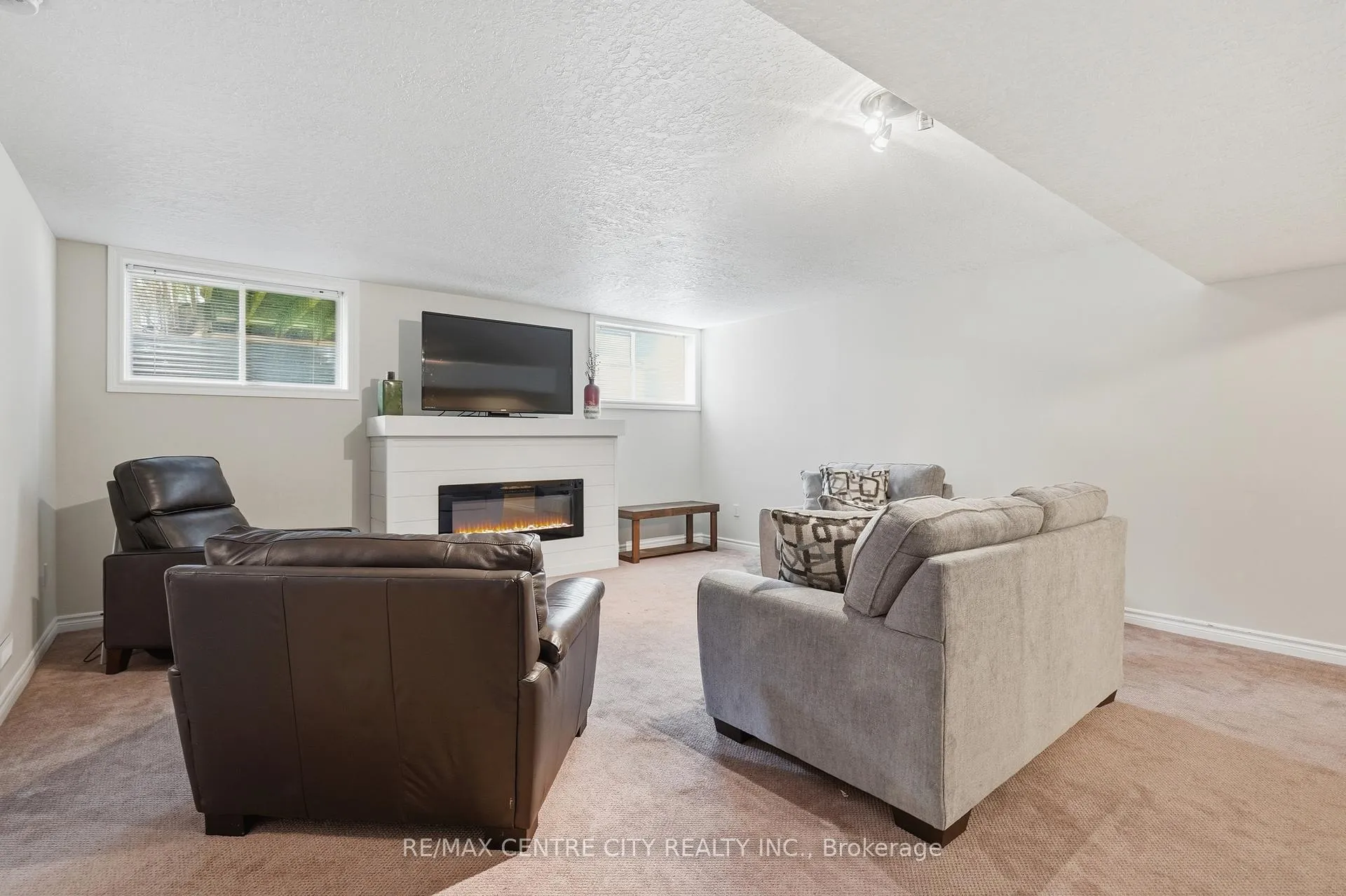 Photo 26 of Unit 21, 121 Meadowcreek Drive, Middlesex Centre, Ilderton — HOMEH