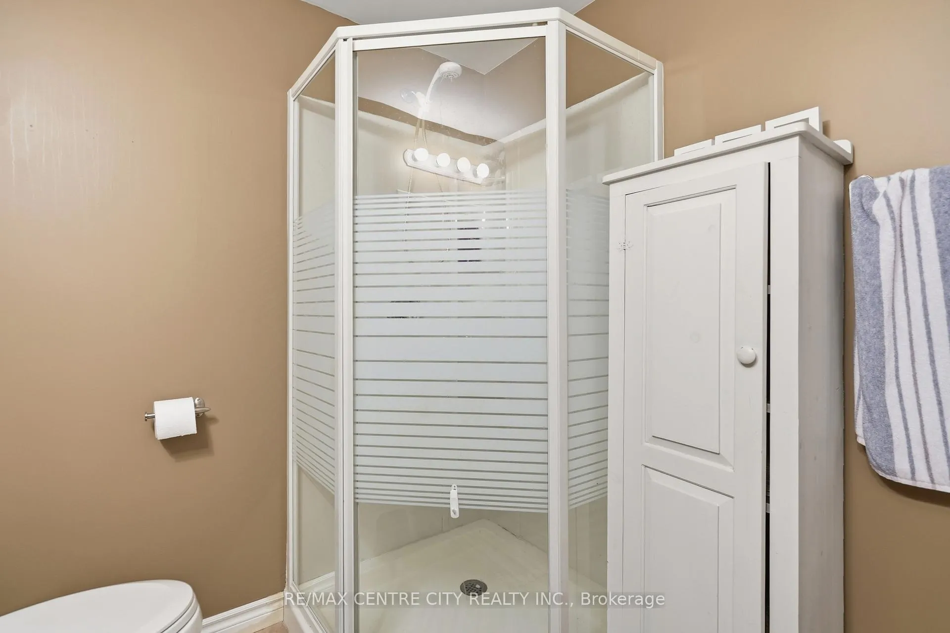 Photo 31 of Unit 21, 121 Meadowcreek Drive, Middlesex Centre, Ilderton — HOMEH