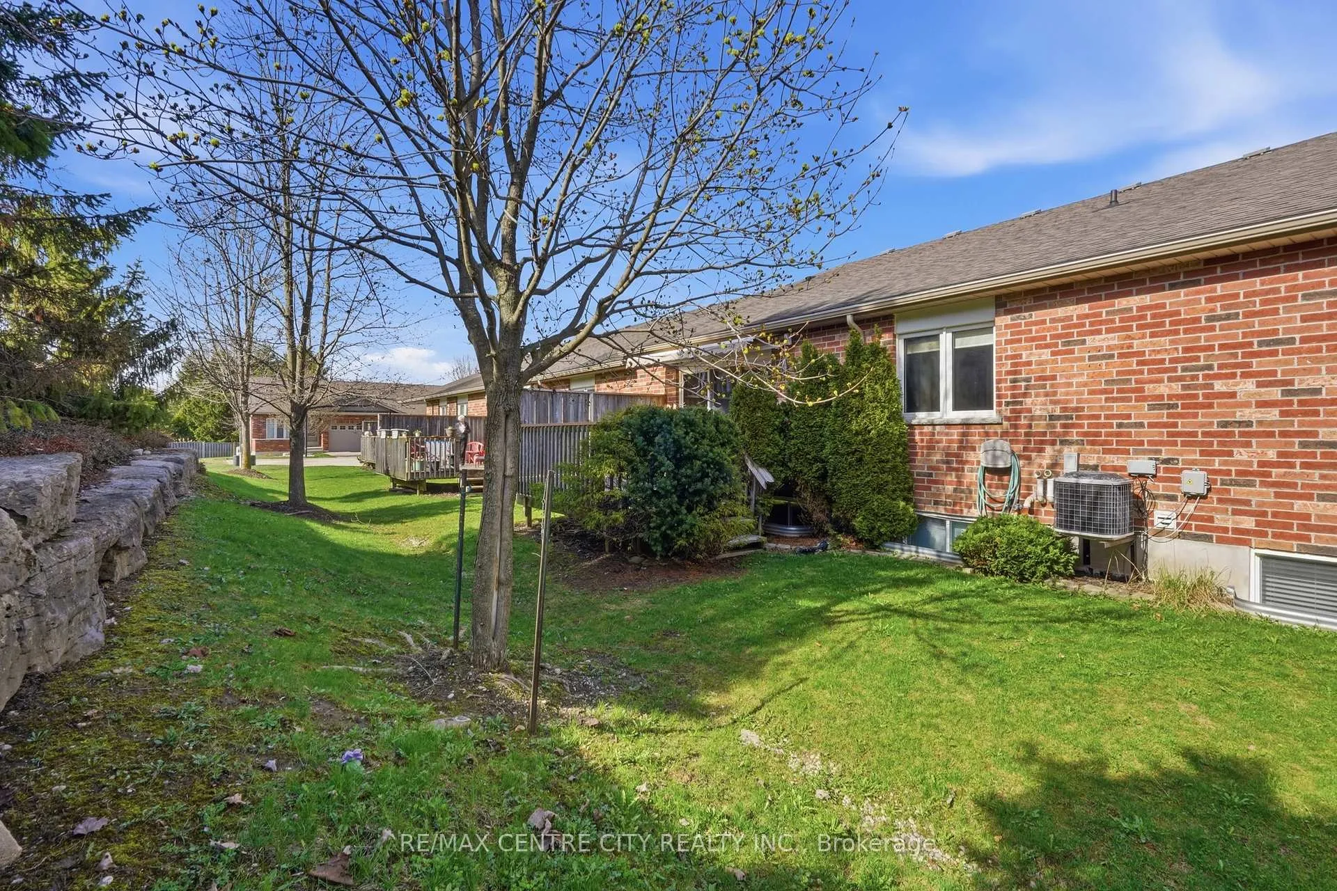 Photo 32 of Unit 21, 121 Meadowcreek Drive, Middlesex Centre, Ilderton — HOMEH