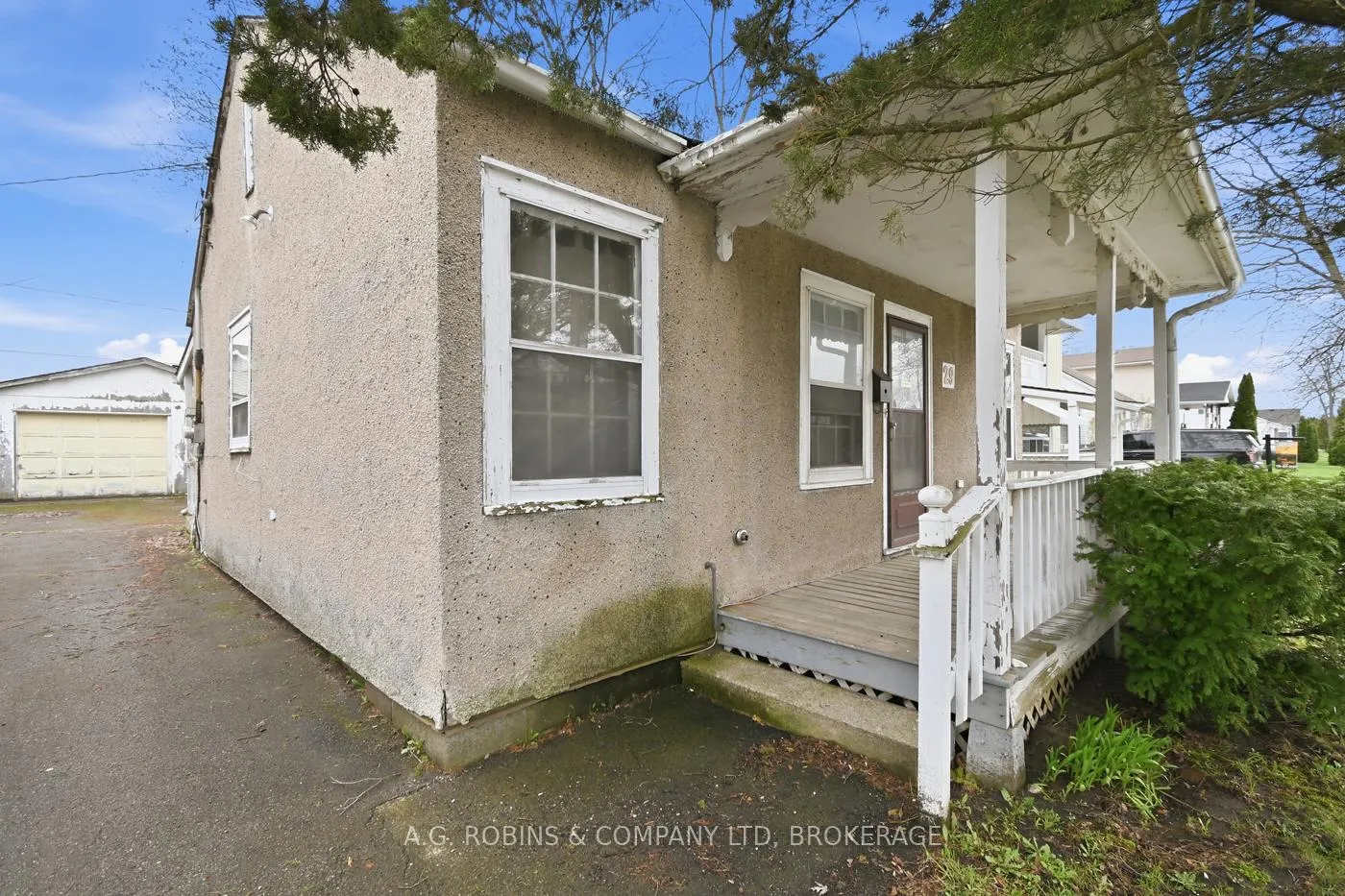 Photo 3 of 29 Mcnaughton Road, Welland, Lincoln/Crowland — HOMEH