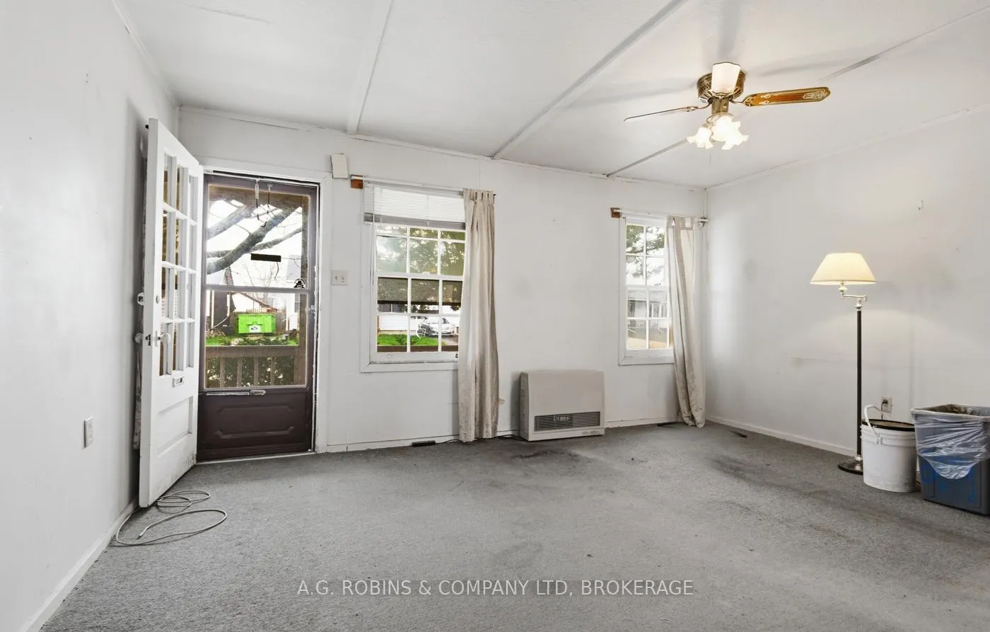 Photo 9 of 29 Mcnaughton Road, Welland, Lincoln/Crowland — HOMEH