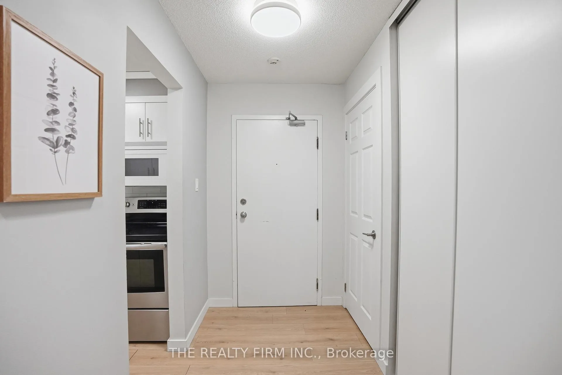 Photo 3 of Unit 310, 735 Deveron Crescent, London, South T — HOMEH