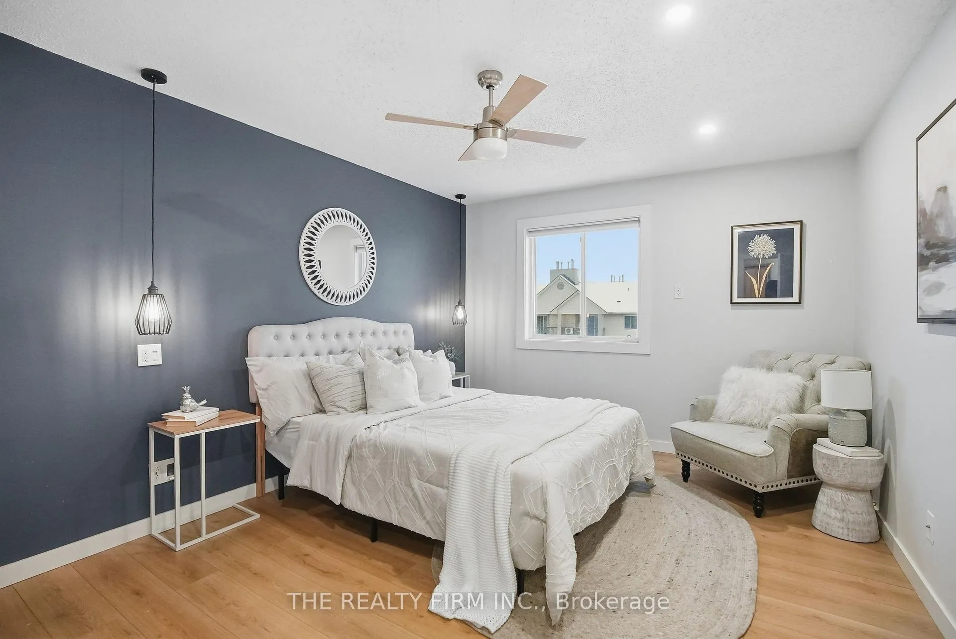 Photo 12 of Unit 310, 735 Deveron Crescent, London, South T — HOMEH