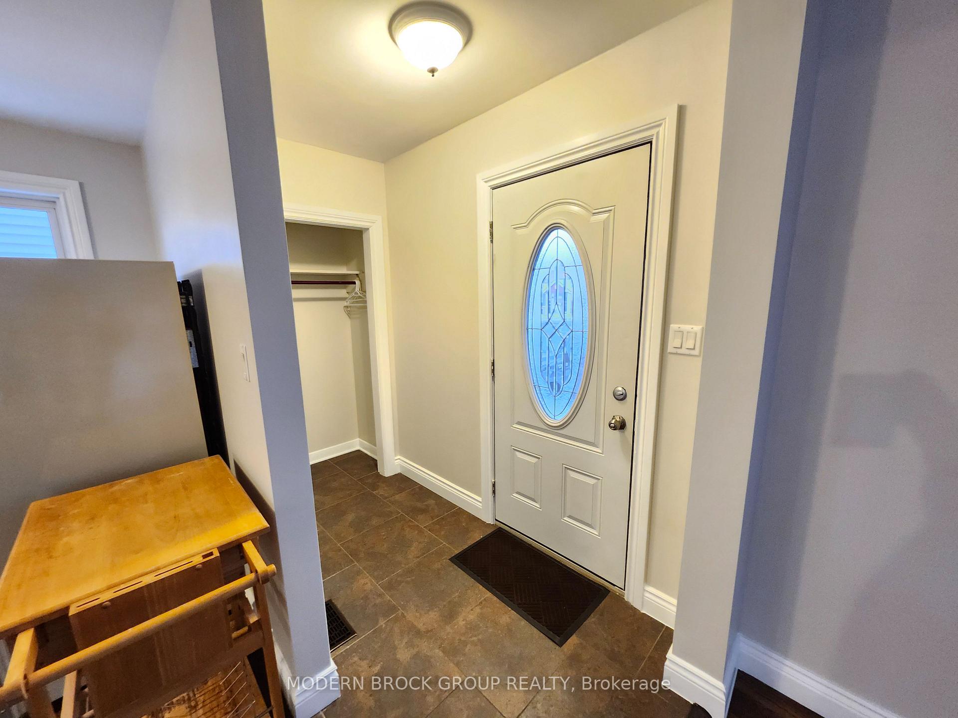 Photo 3 of 514 Middle Street W, Edwardsburgh/Cardinal, Town of Cardinal — HOMEH