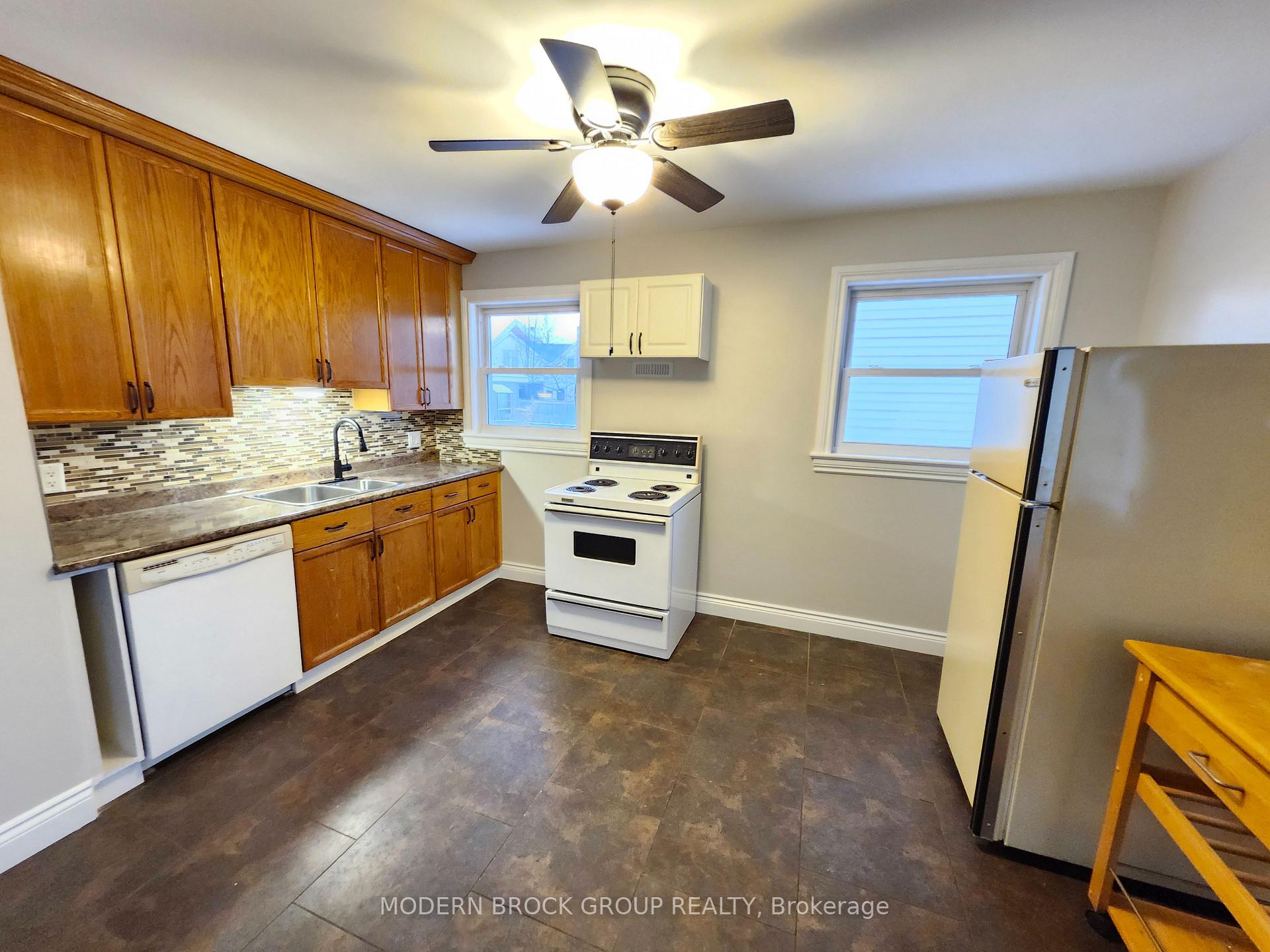 Photo 6 of 514 Middle Street W, Edwardsburgh/Cardinal, Town of Cardinal — HOMEH