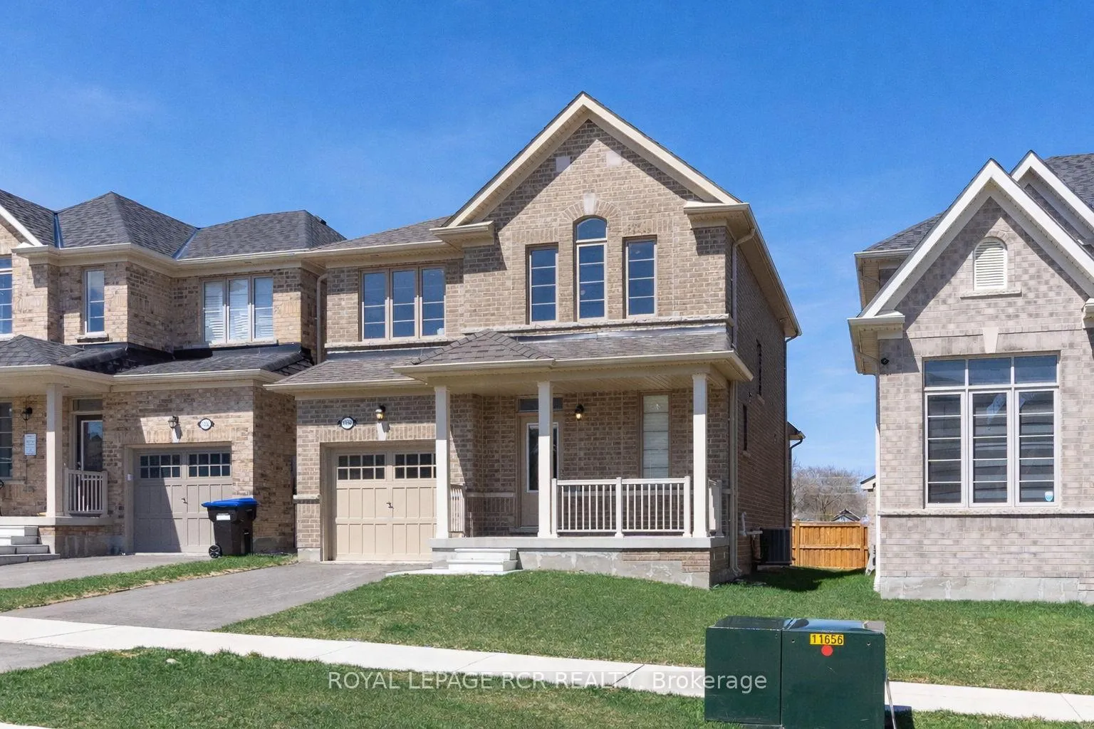 Photo 3 of 1350 Davis Loop, Innisfil, Lefroy — HOMEH
