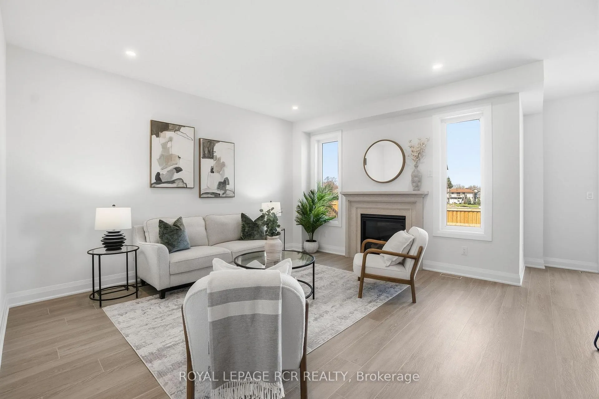 Photo 8 of 1350 Davis Loop, Innisfil, Lefroy — HOMEH