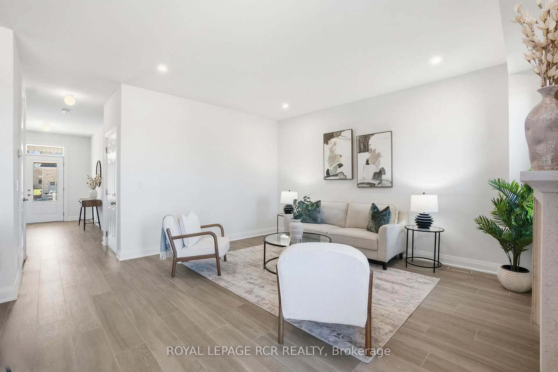 Photo 10 of 1350 Davis Loop, Innisfil, Lefroy — HOMEH