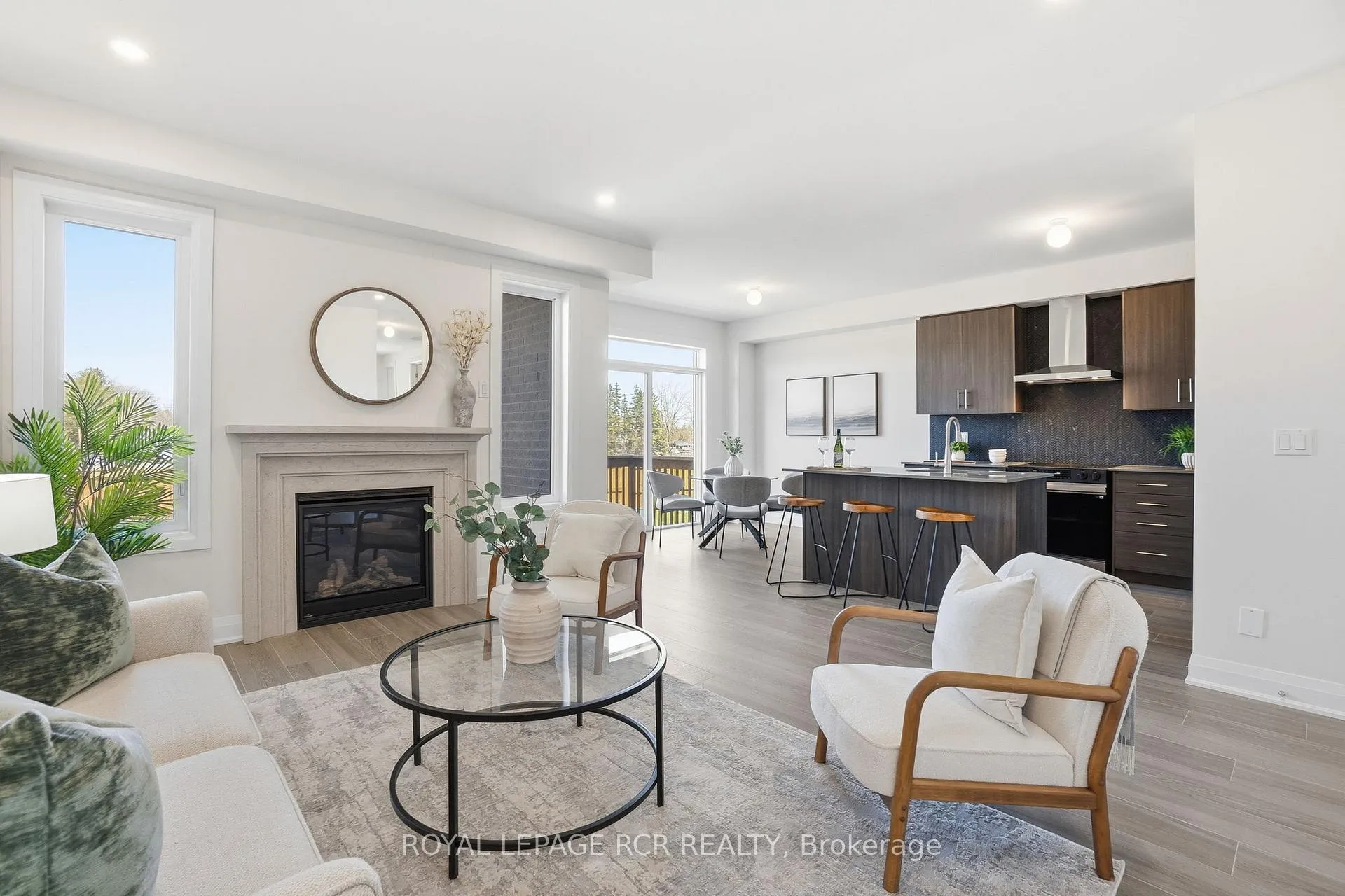 Photo 11 of 1350 Davis Loop, Innisfil, Lefroy — HOMEH