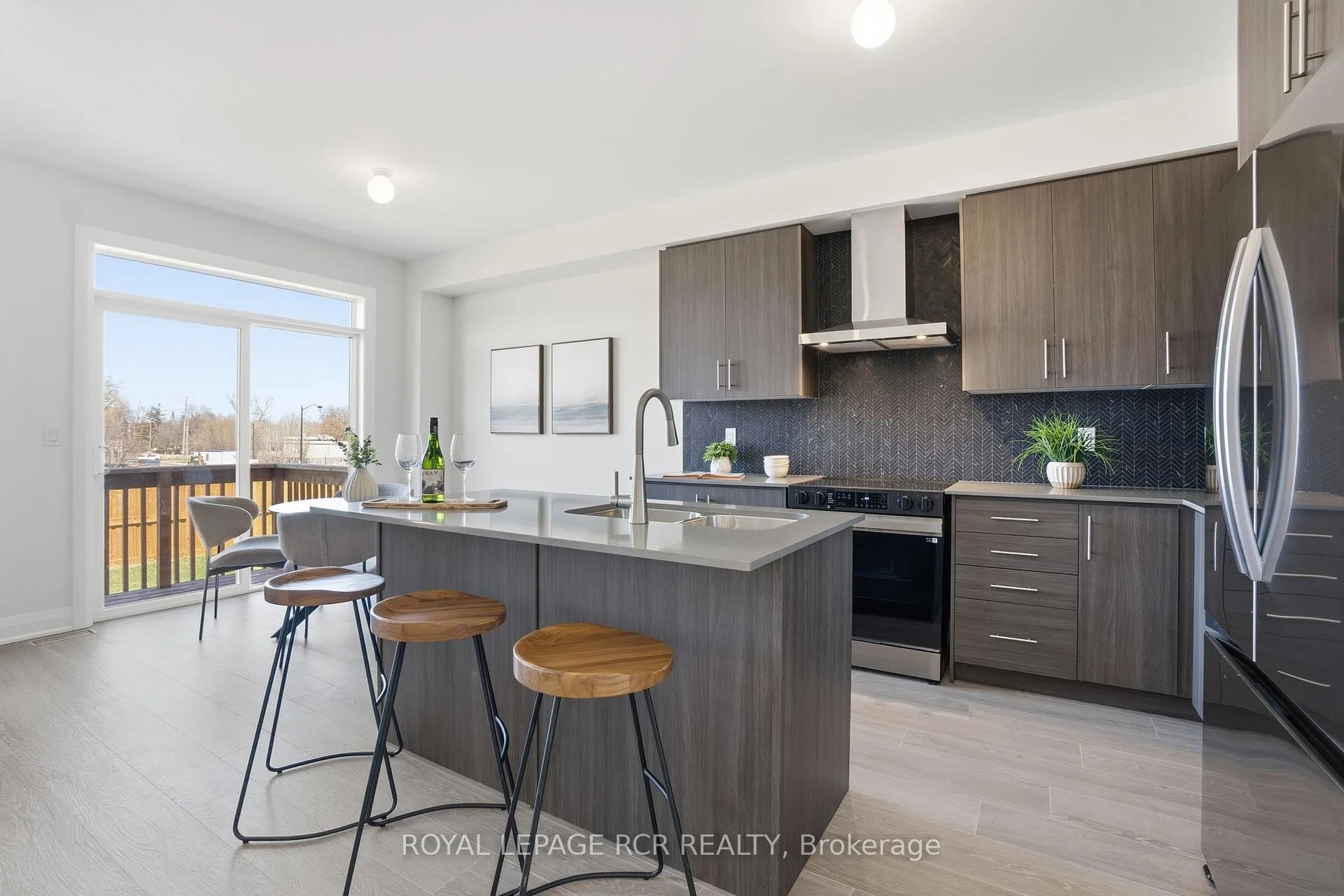 Photo 12 of 1350 Davis Loop, Innisfil, Lefroy — HOMEH