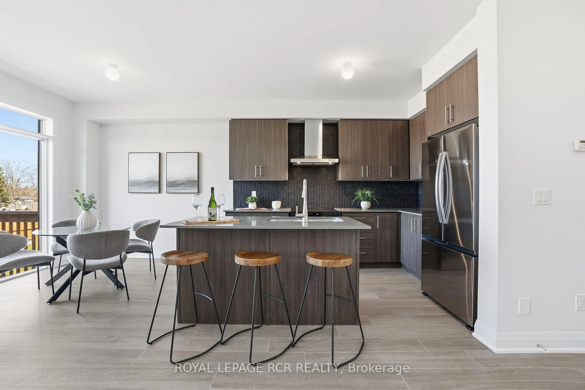 Photo 13 of 1350 Davis Loop, Innisfil, Lefroy — HOMEH