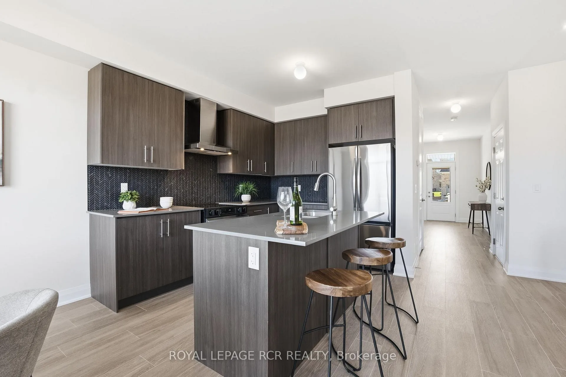 Photo 14 of 1350 Davis Loop, Innisfil, Lefroy — HOMEH