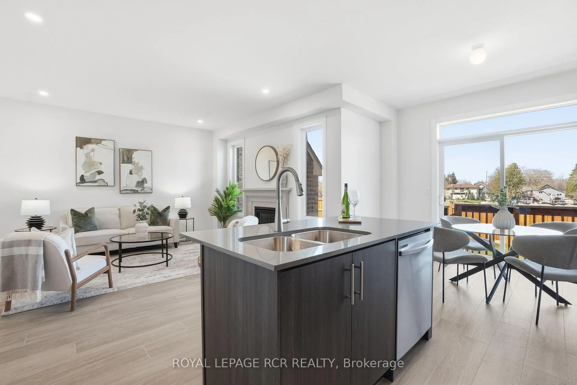 Photo 17 of 1350 Davis Loop, Innisfil, Lefroy — HOMEH
