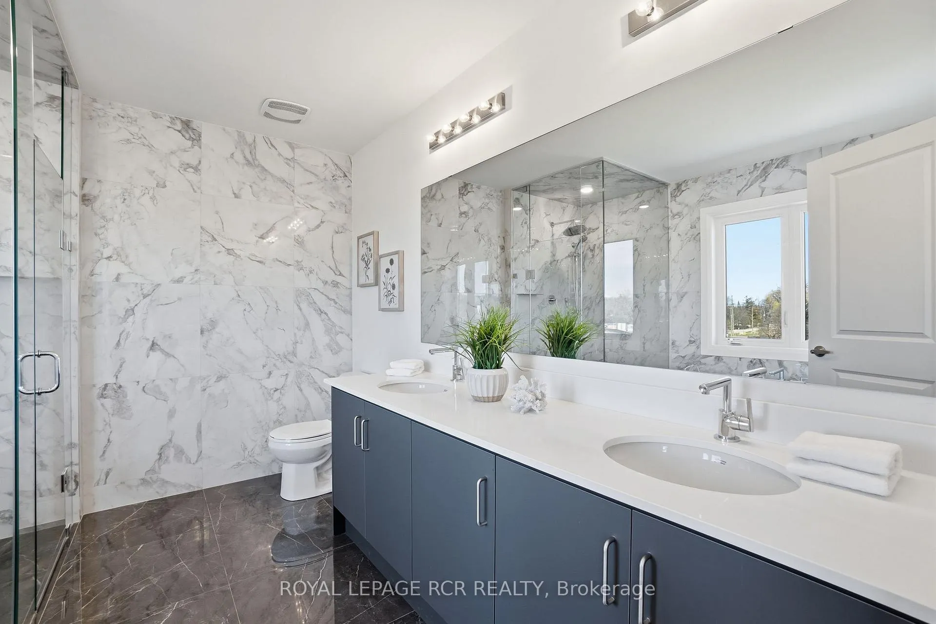 Photo 23 of 1350 Davis Loop, Innisfil, Lefroy — HOMEH