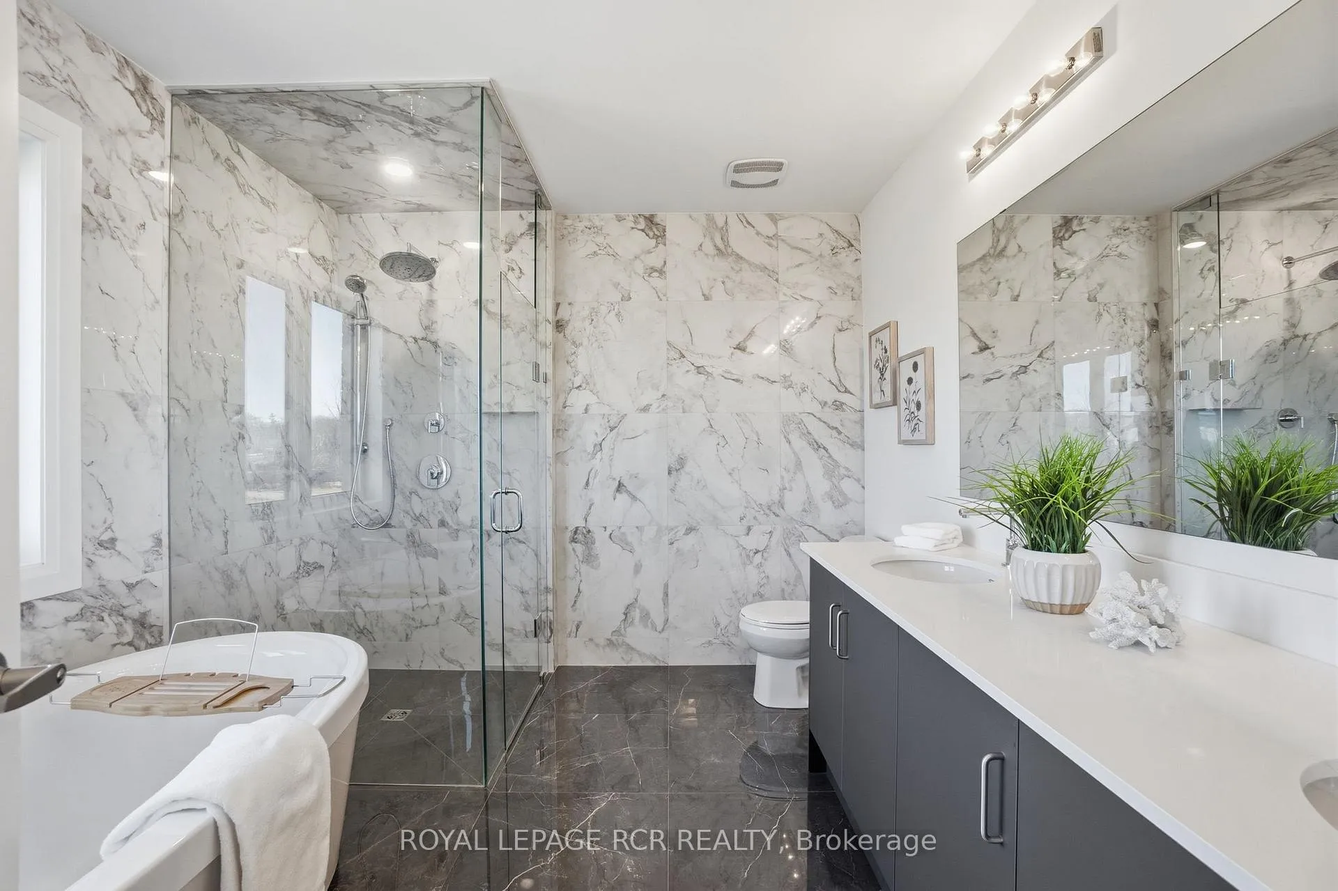 Photo 24 of 1350 Davis Loop, Innisfil, Lefroy — HOMEH