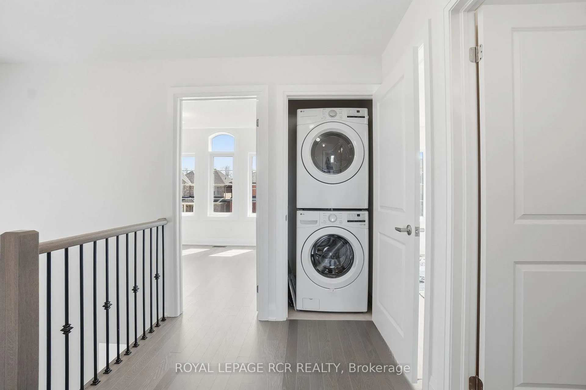 Photo 29 of 1350 Davis Loop, Innisfil, Lefroy — HOMEH